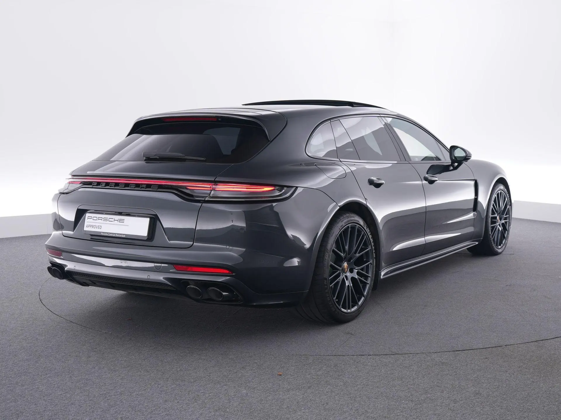 Panamera 4 E-Hybrid Sport Turismo Platinum Edition