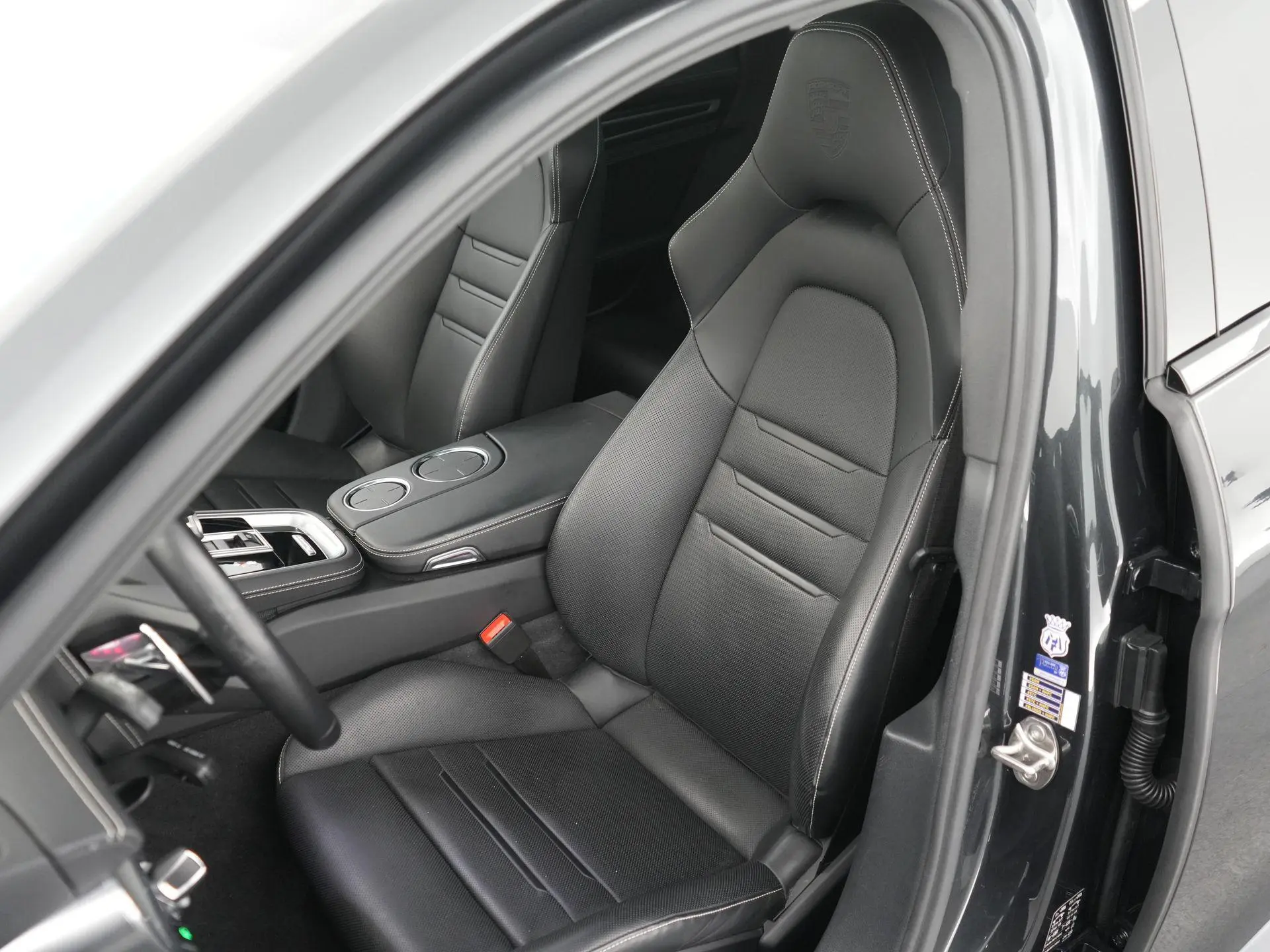 Panamera 4 E-Hybrid Sport Turismo Platinum Edition