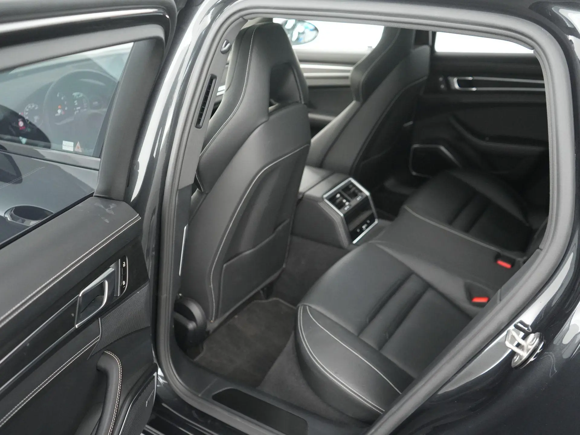 Panamera 4 E-Hybrid Sport Turismo Platinum Edition