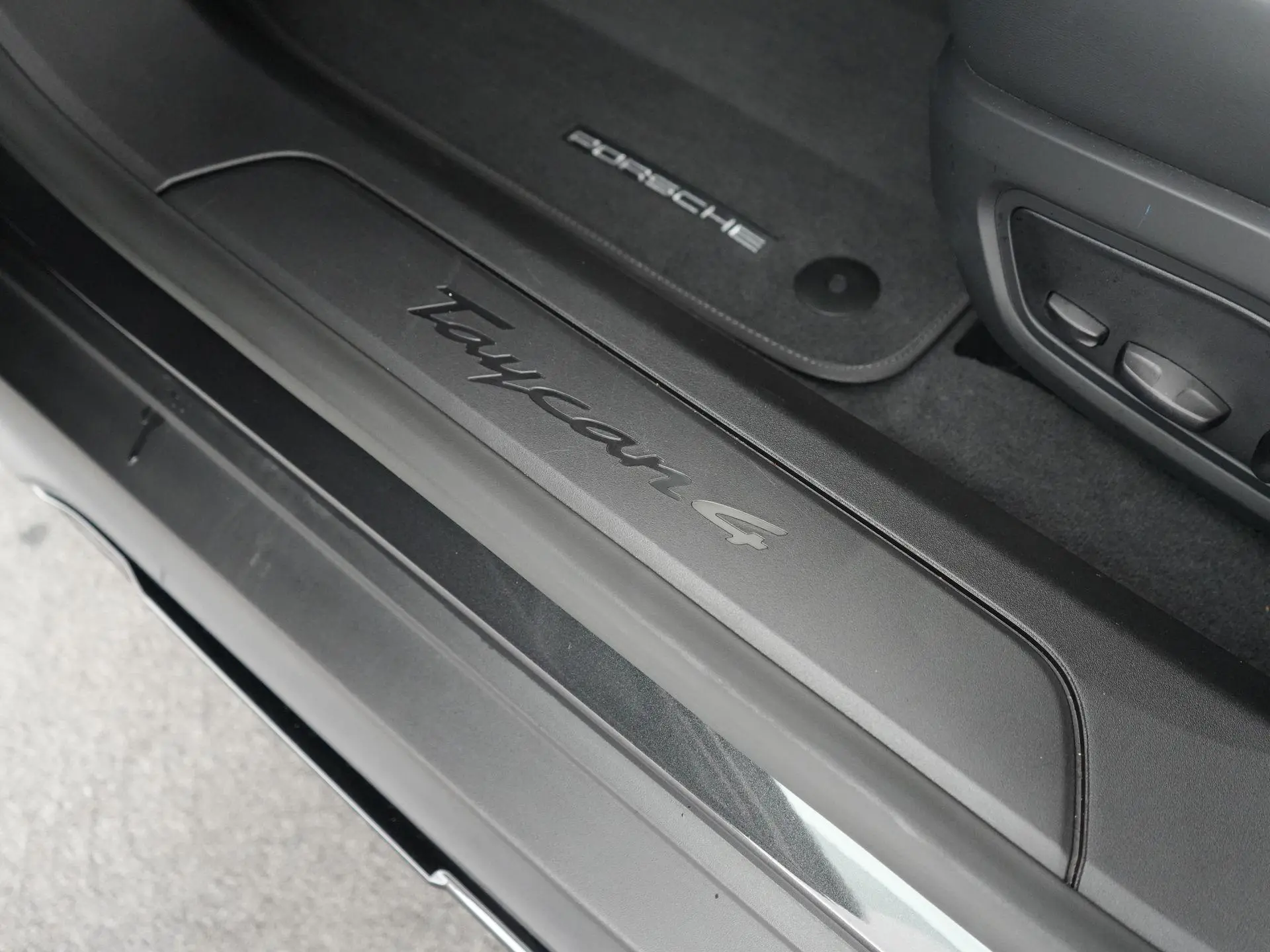 Taycan 4 Cross Turismo