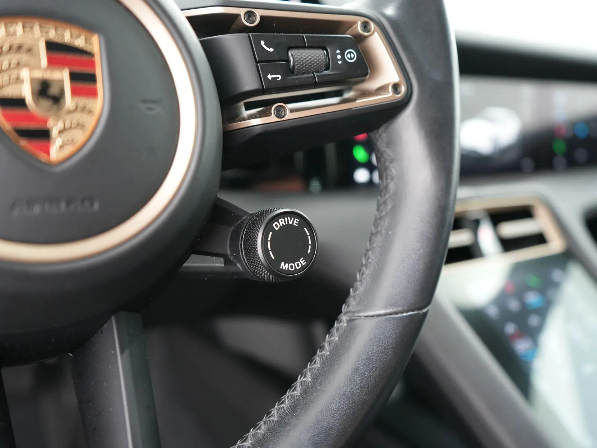 Taycan 4 Cross Turismo