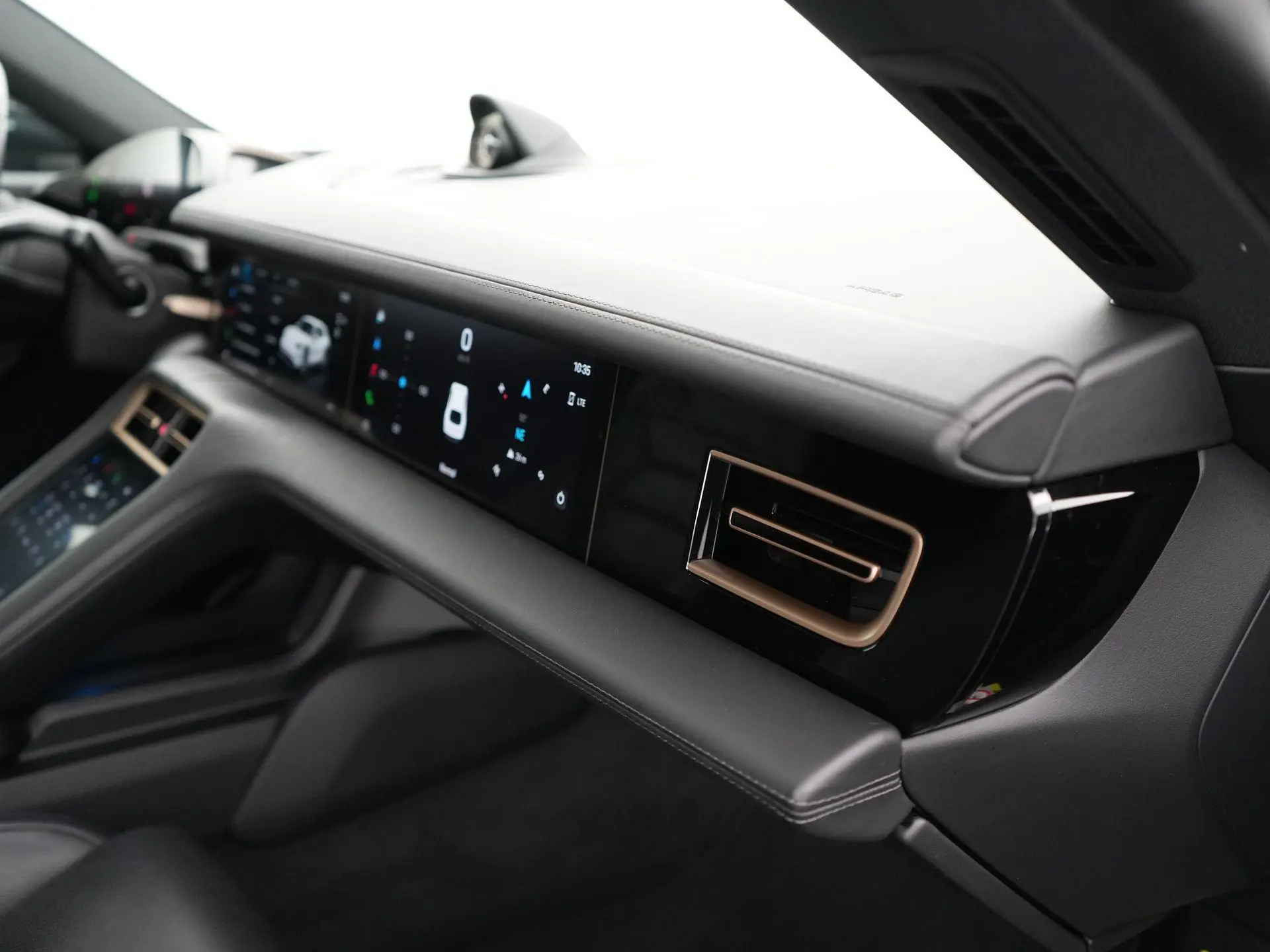 Taycan 4 Cross Turismo