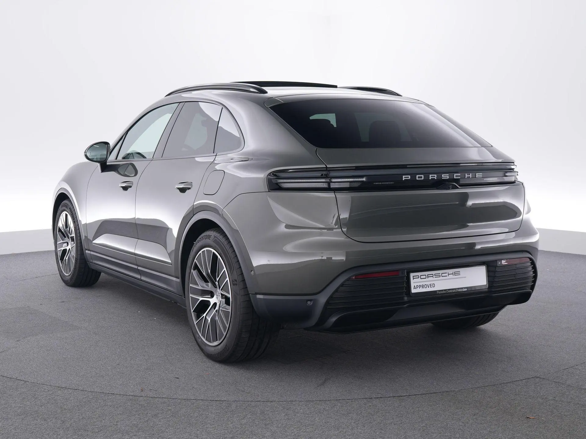 Macan 4