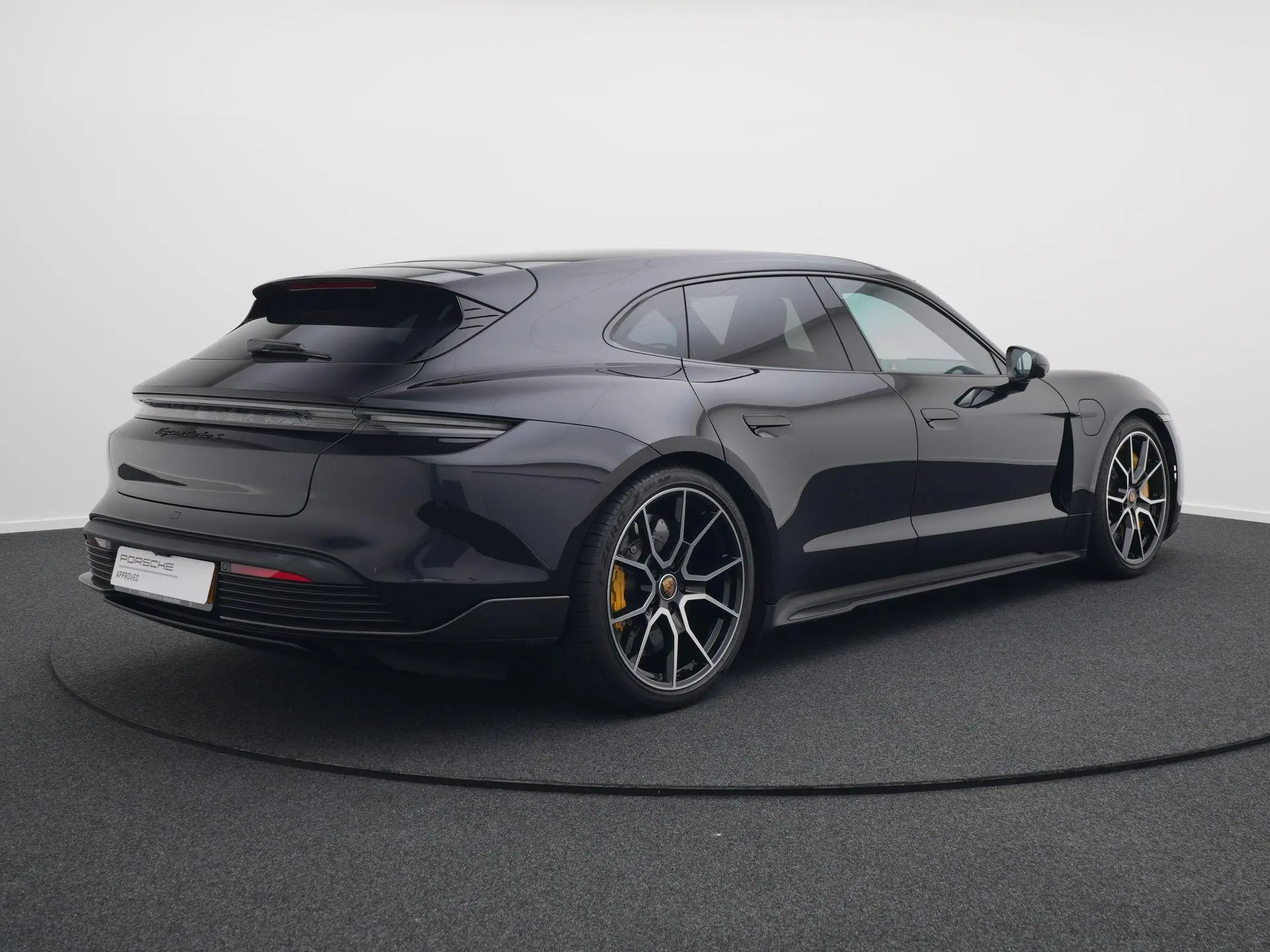 Taycan Turbo S Sport Turismo