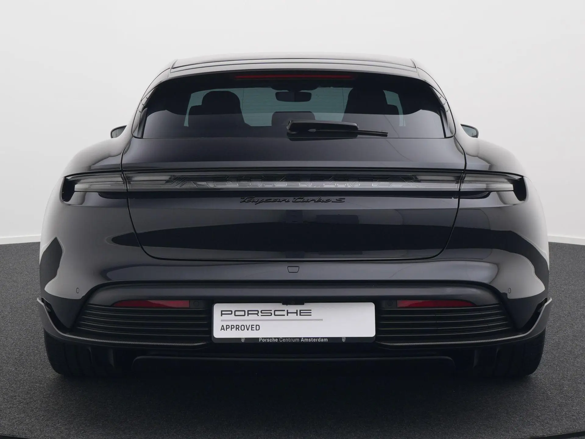 Taycan Turbo S Sport Turismo