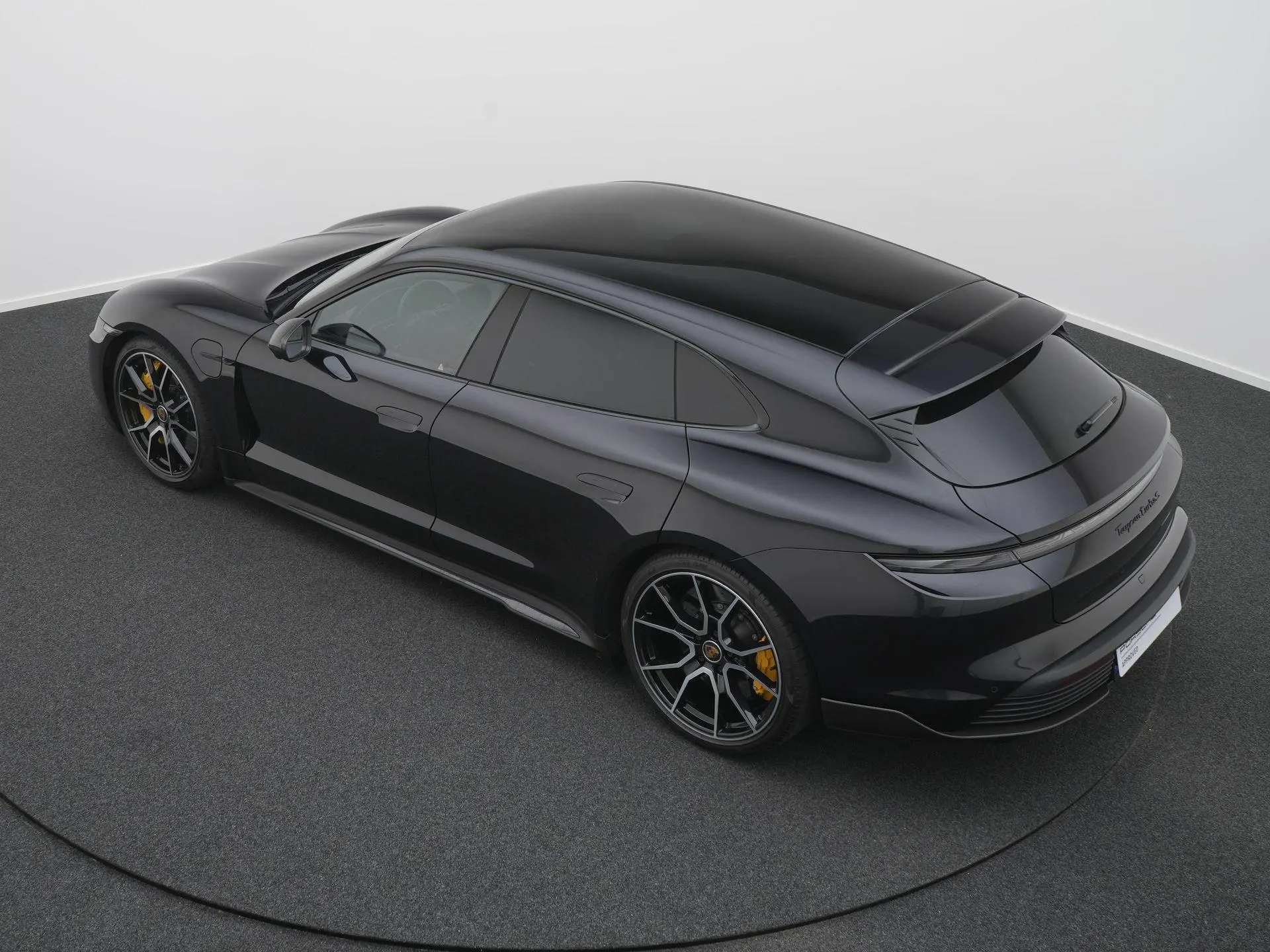 Taycan Turbo S Sport Turismo