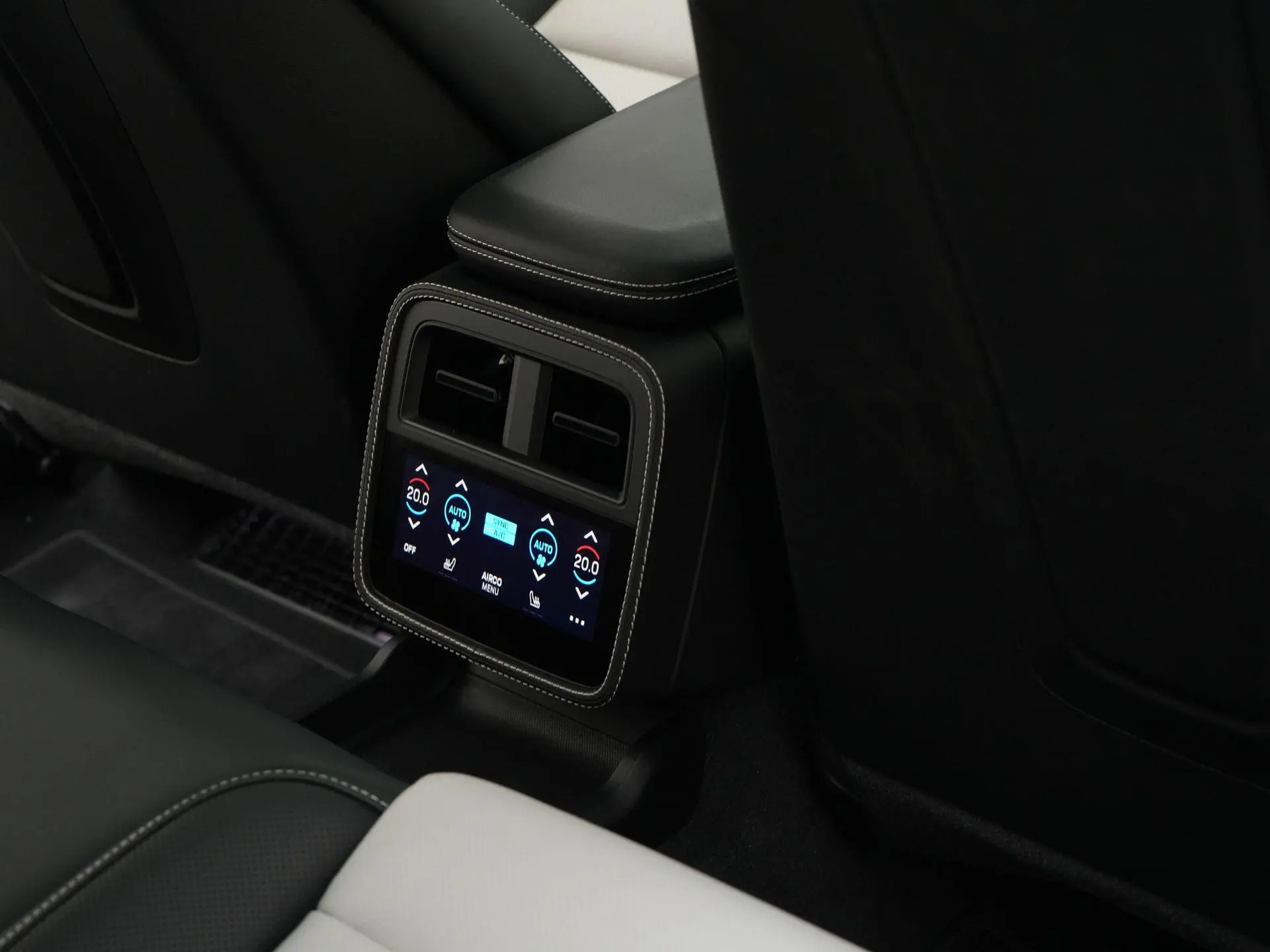 Taycan Turbo S Sport Turismo