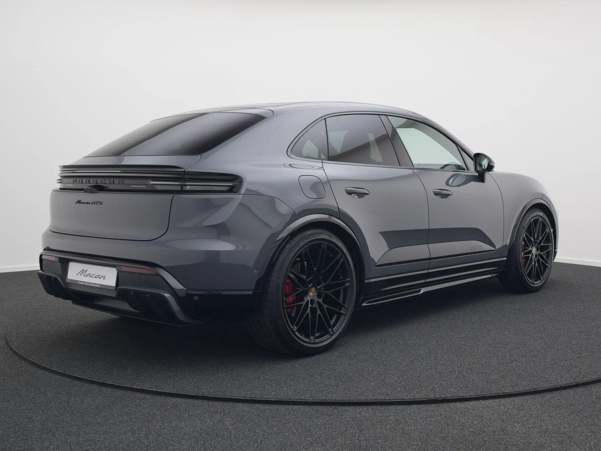 Macan GTS