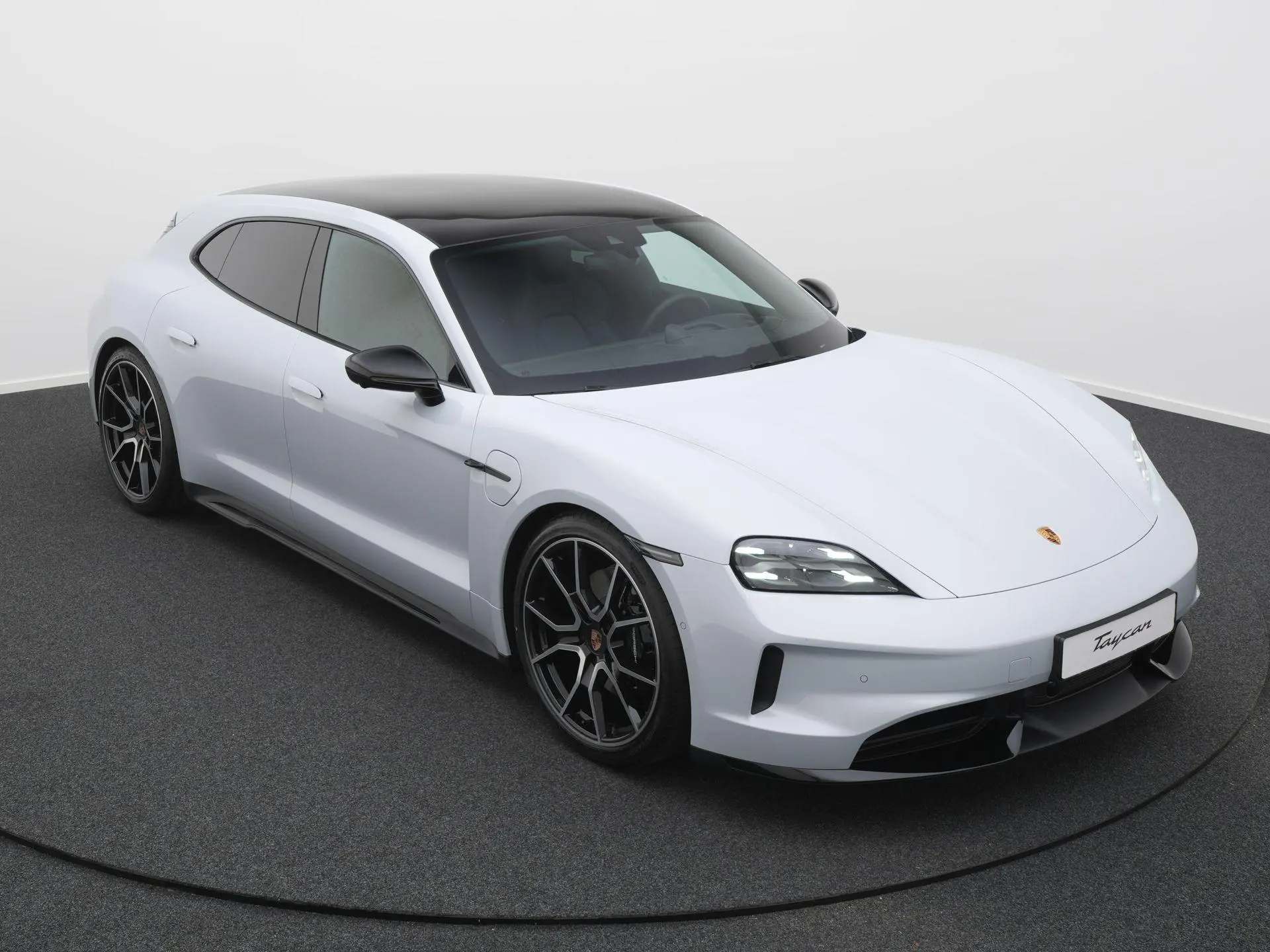 Taycan Sport Turismo Black Edition