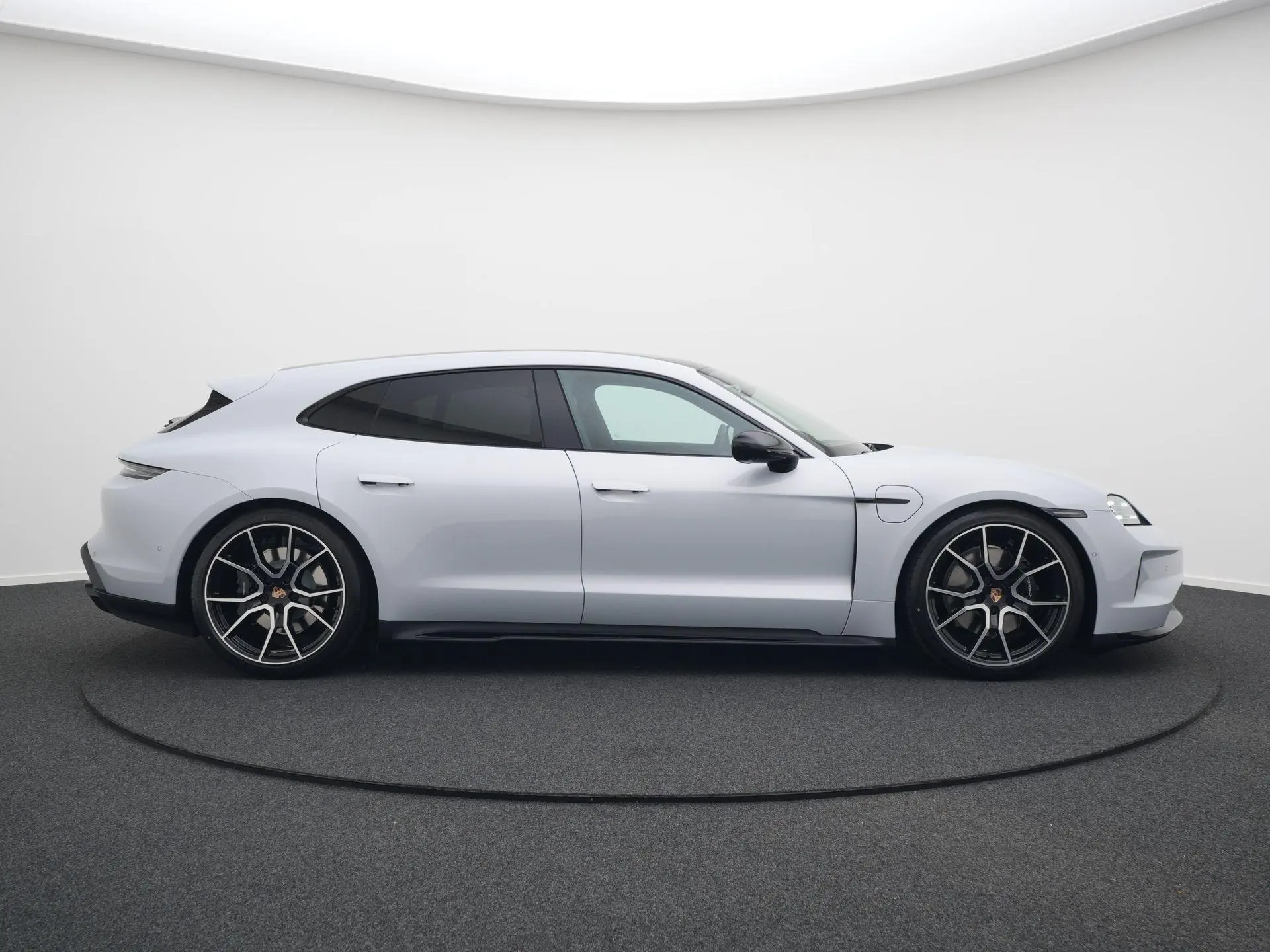 Taycan Sport Turismo Black Edition