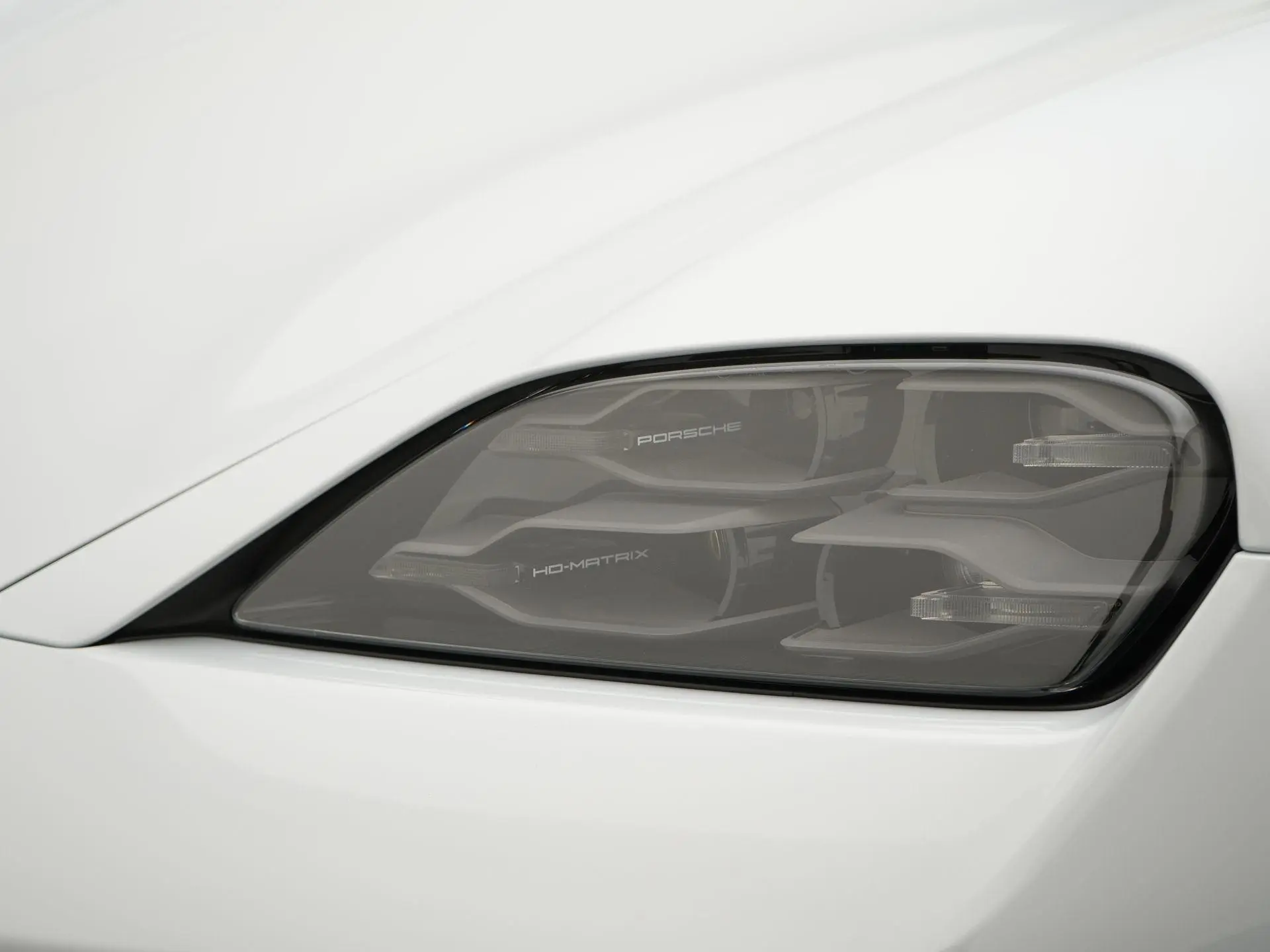 Taycan Sport Turismo Black Edition