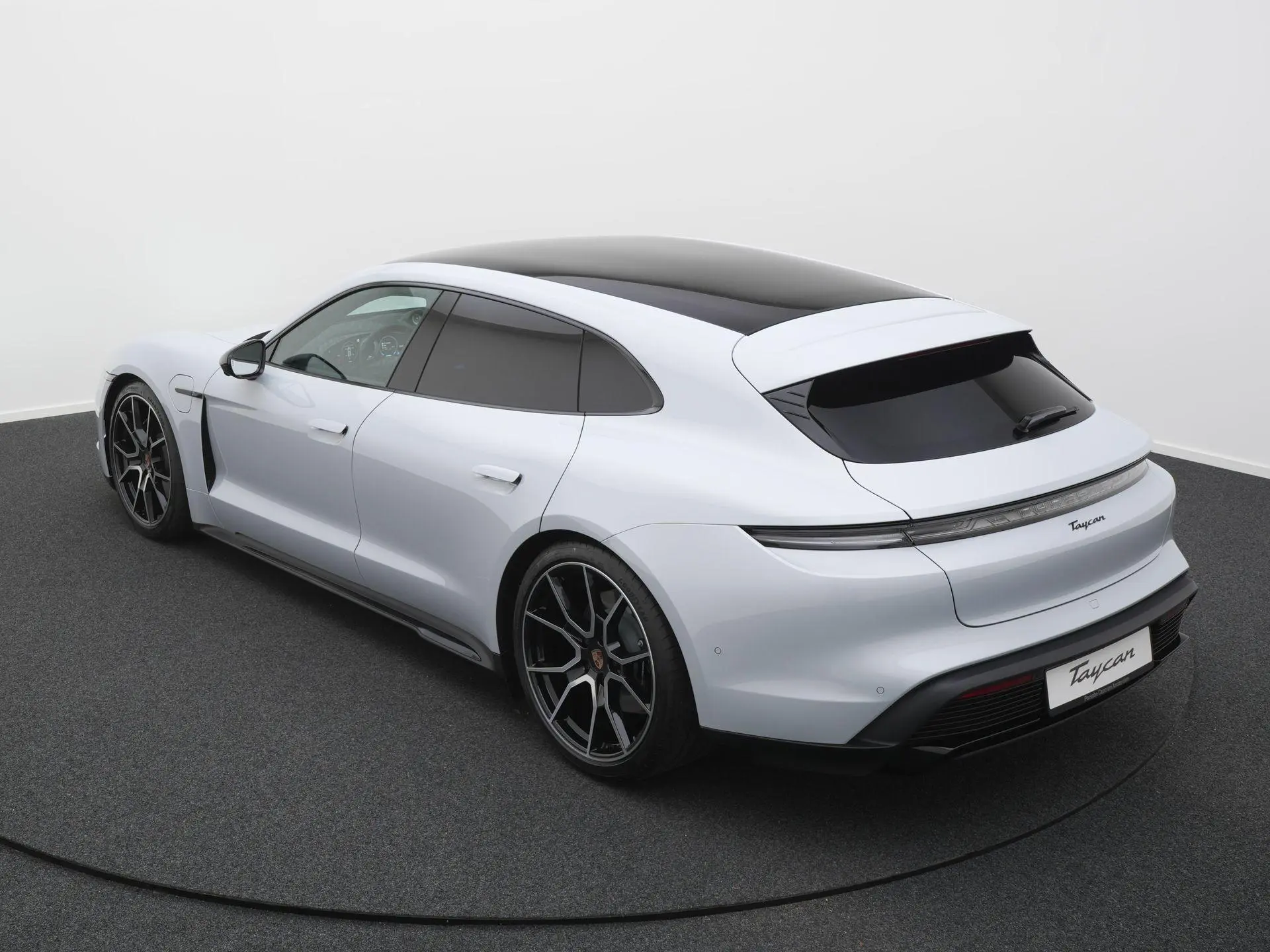 Taycan Sport Turismo Black Edition