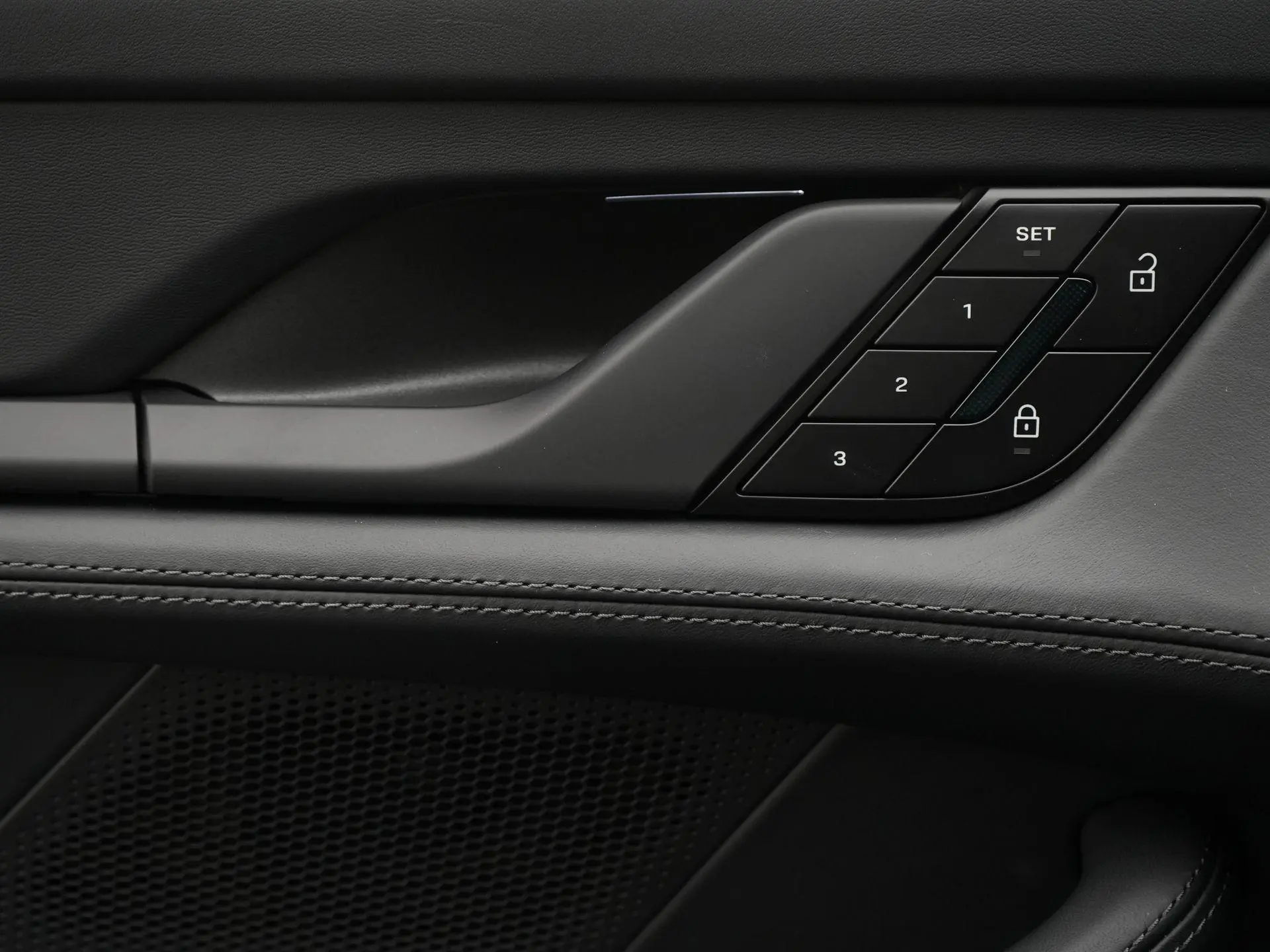 Taycan Sport Turismo Black Edition