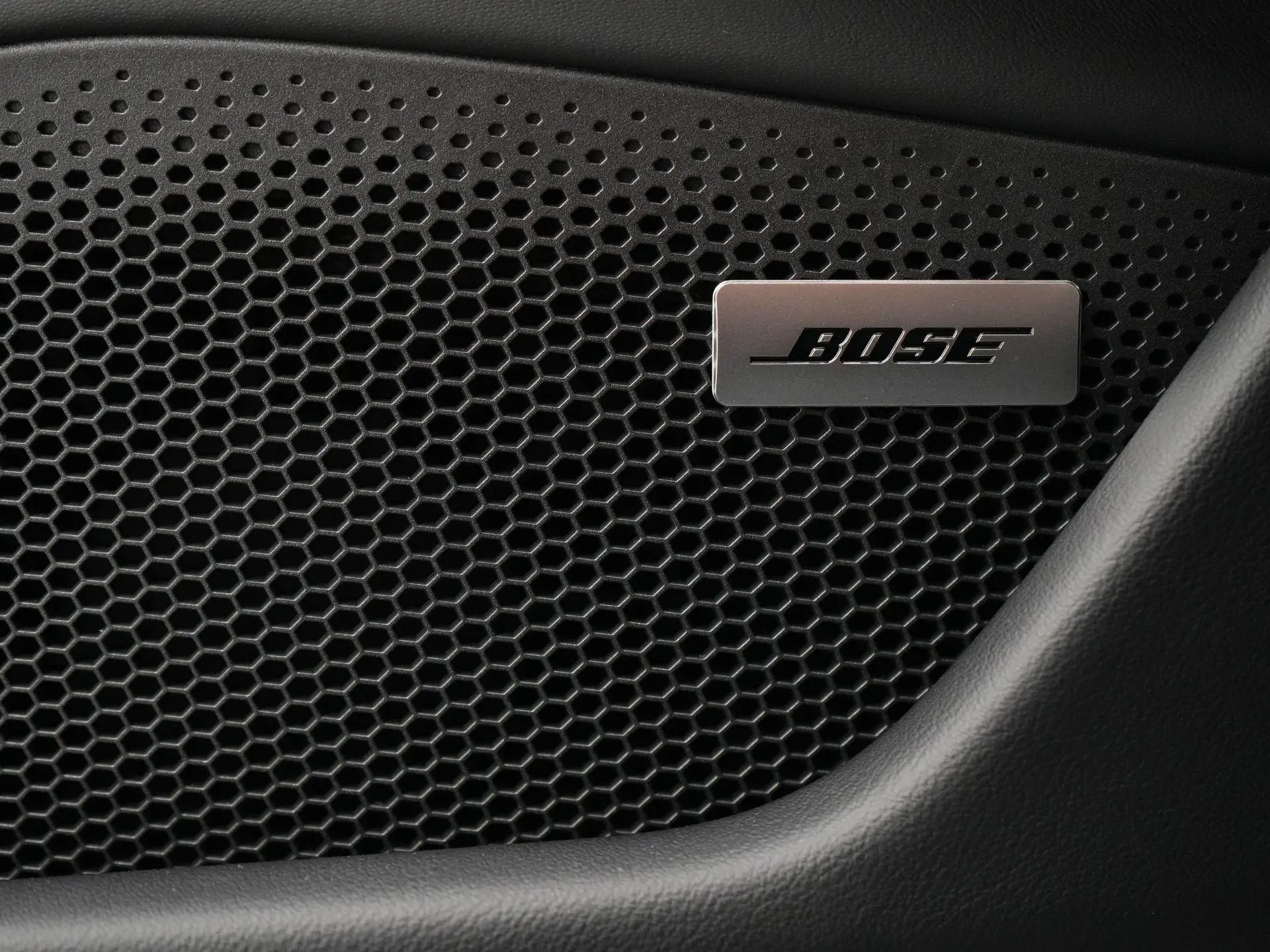 Taycan Sport Turismo Black Edition