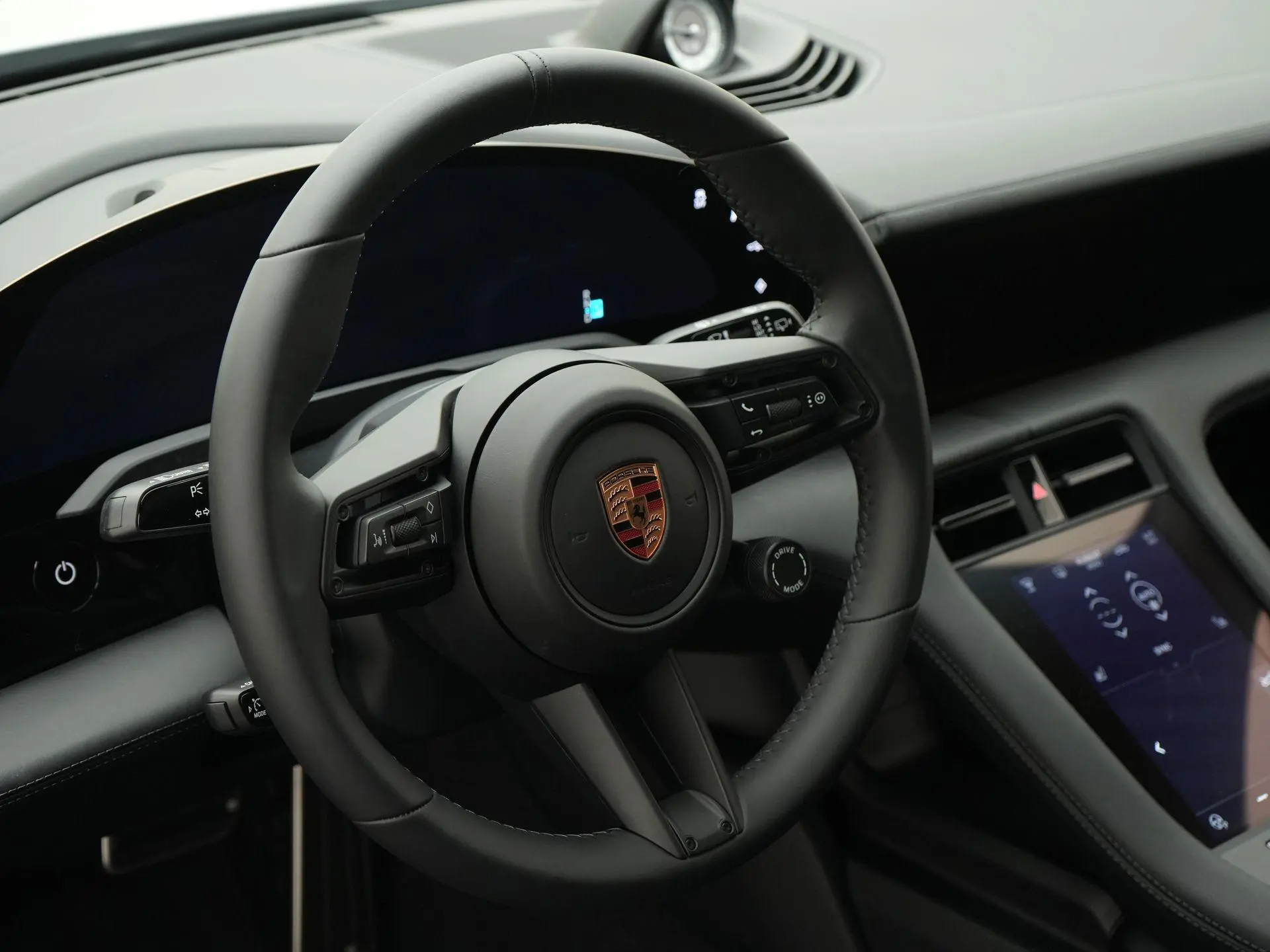 Taycan Sport Turismo Black Edition