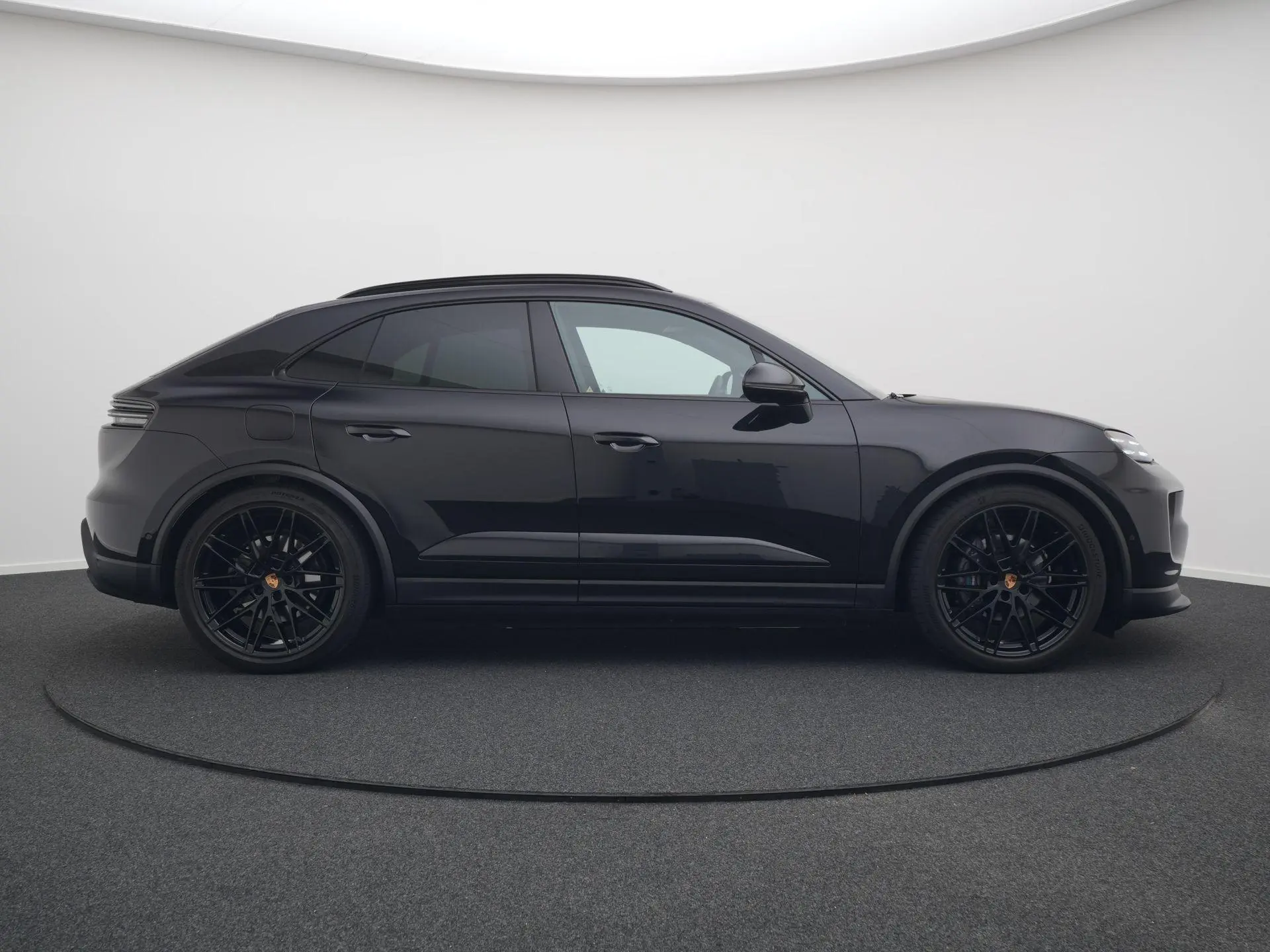 Macan 4