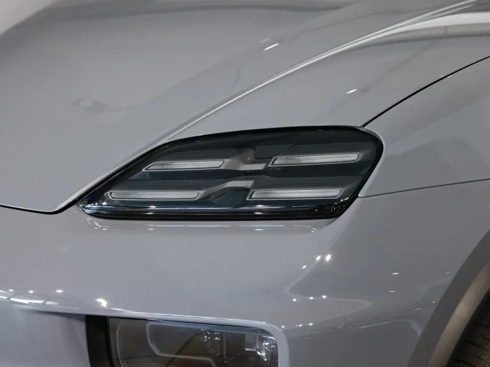 Macan 4