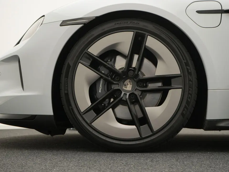 Taycan Sport Tursimo