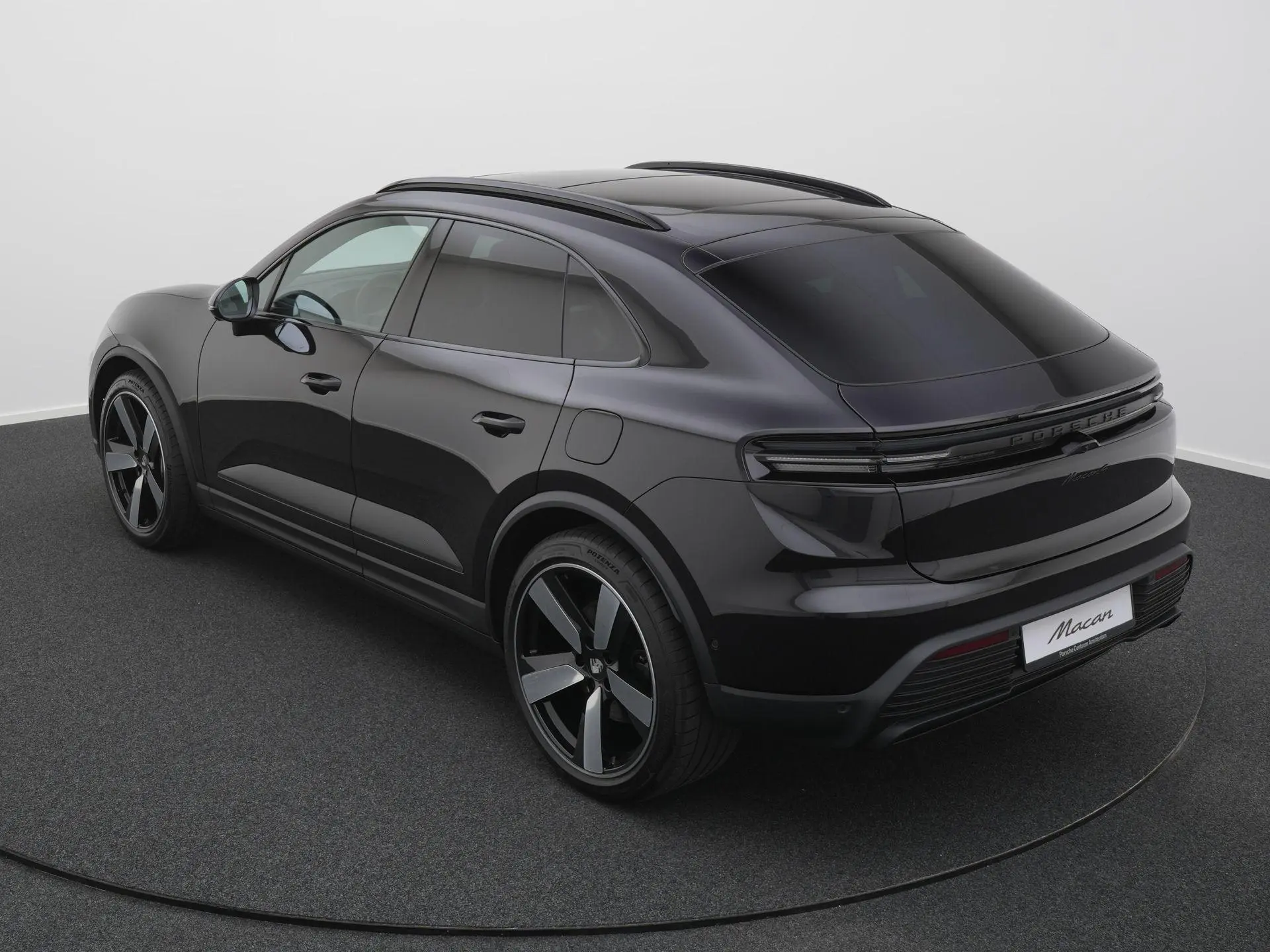 Macan 4
