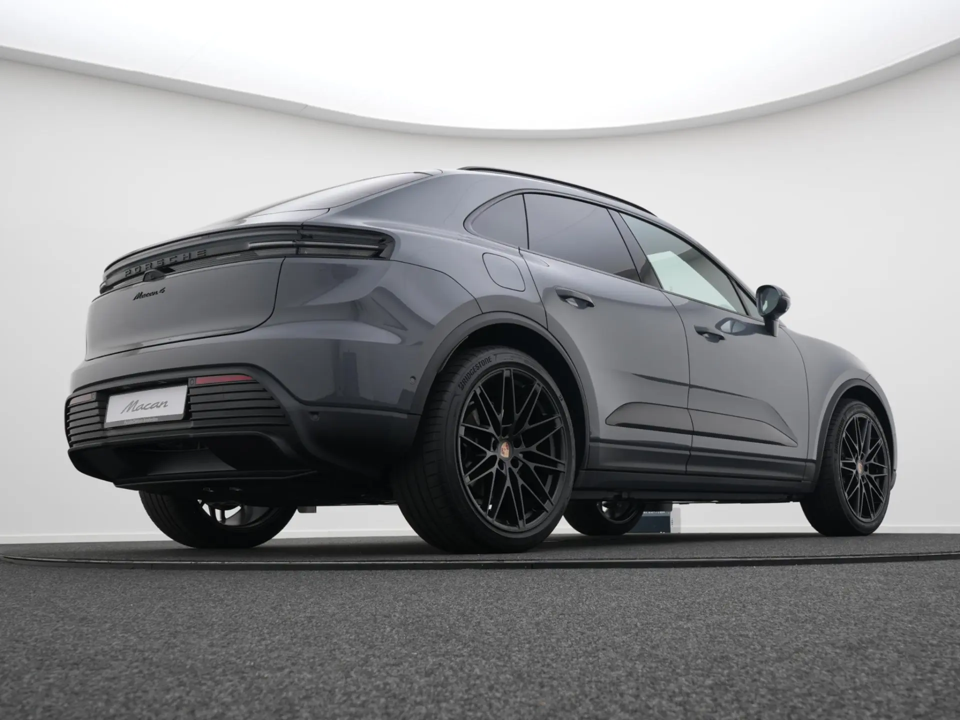 Macan 4