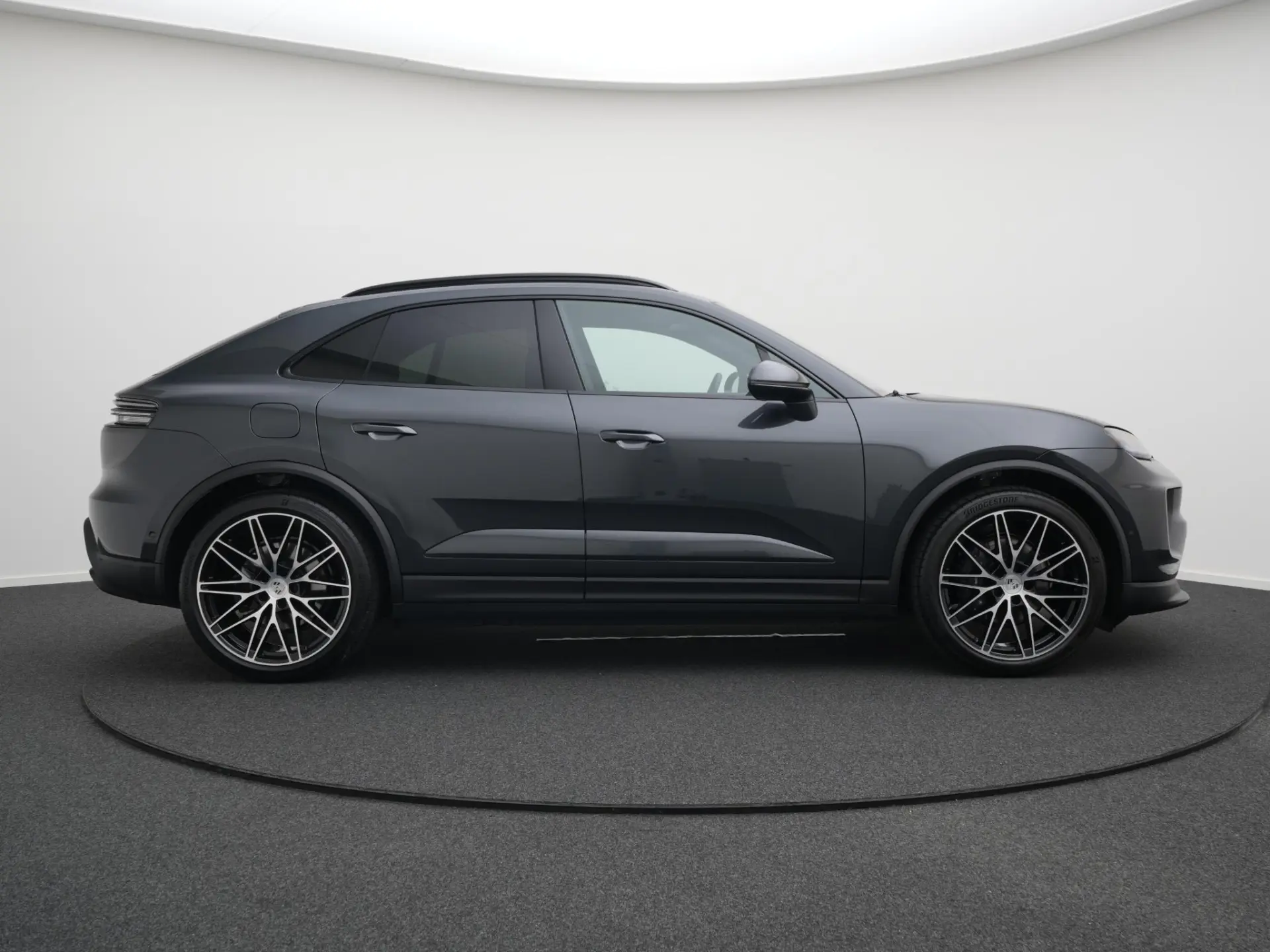 Macan 4