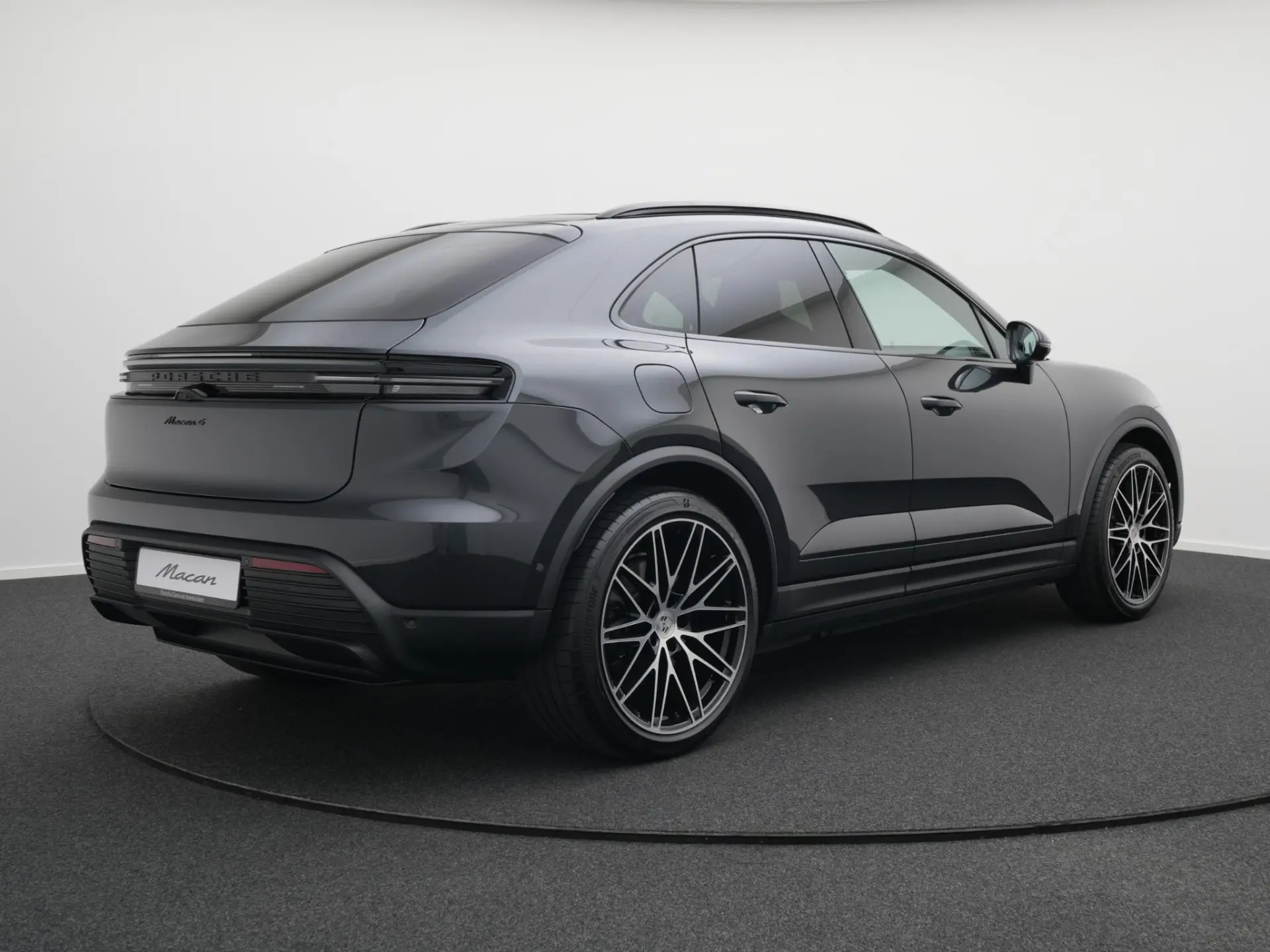 Macan 4