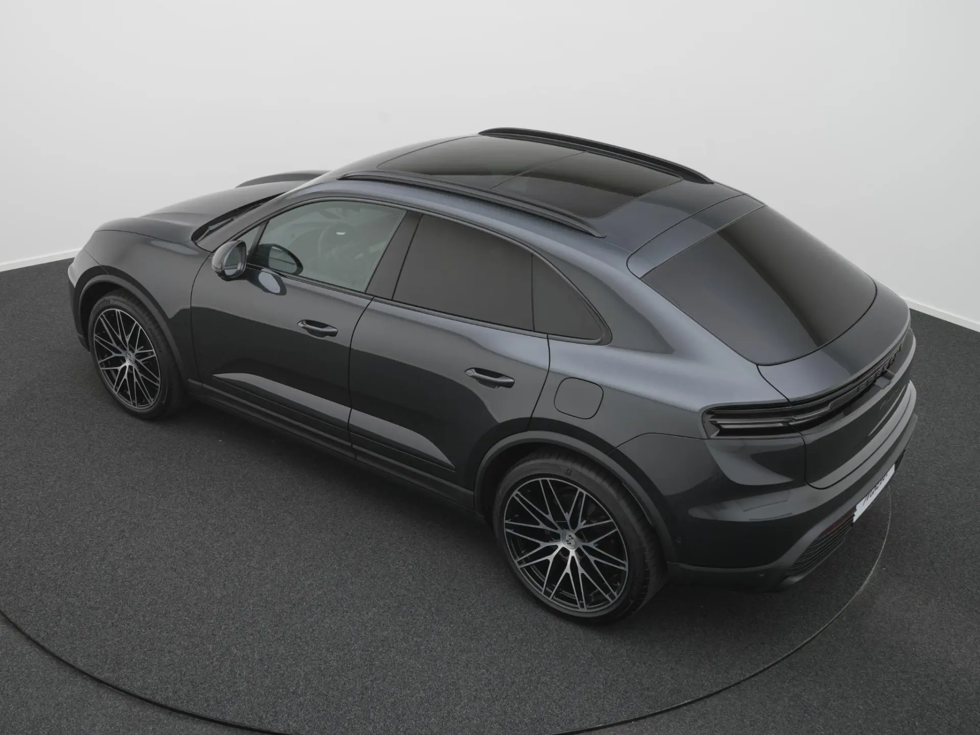 Macan 4