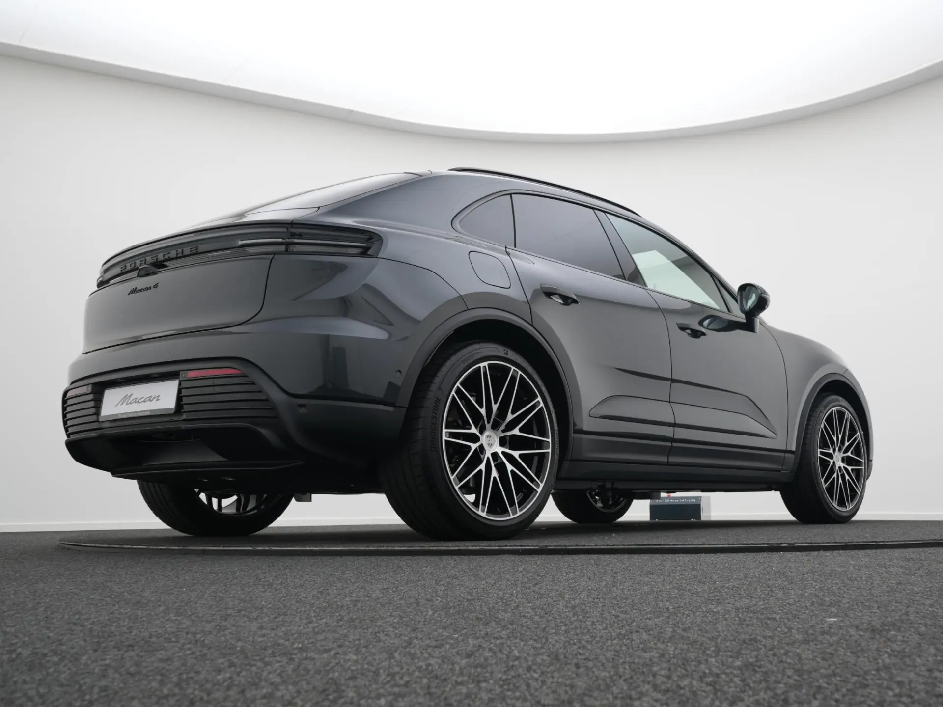 Macan 4