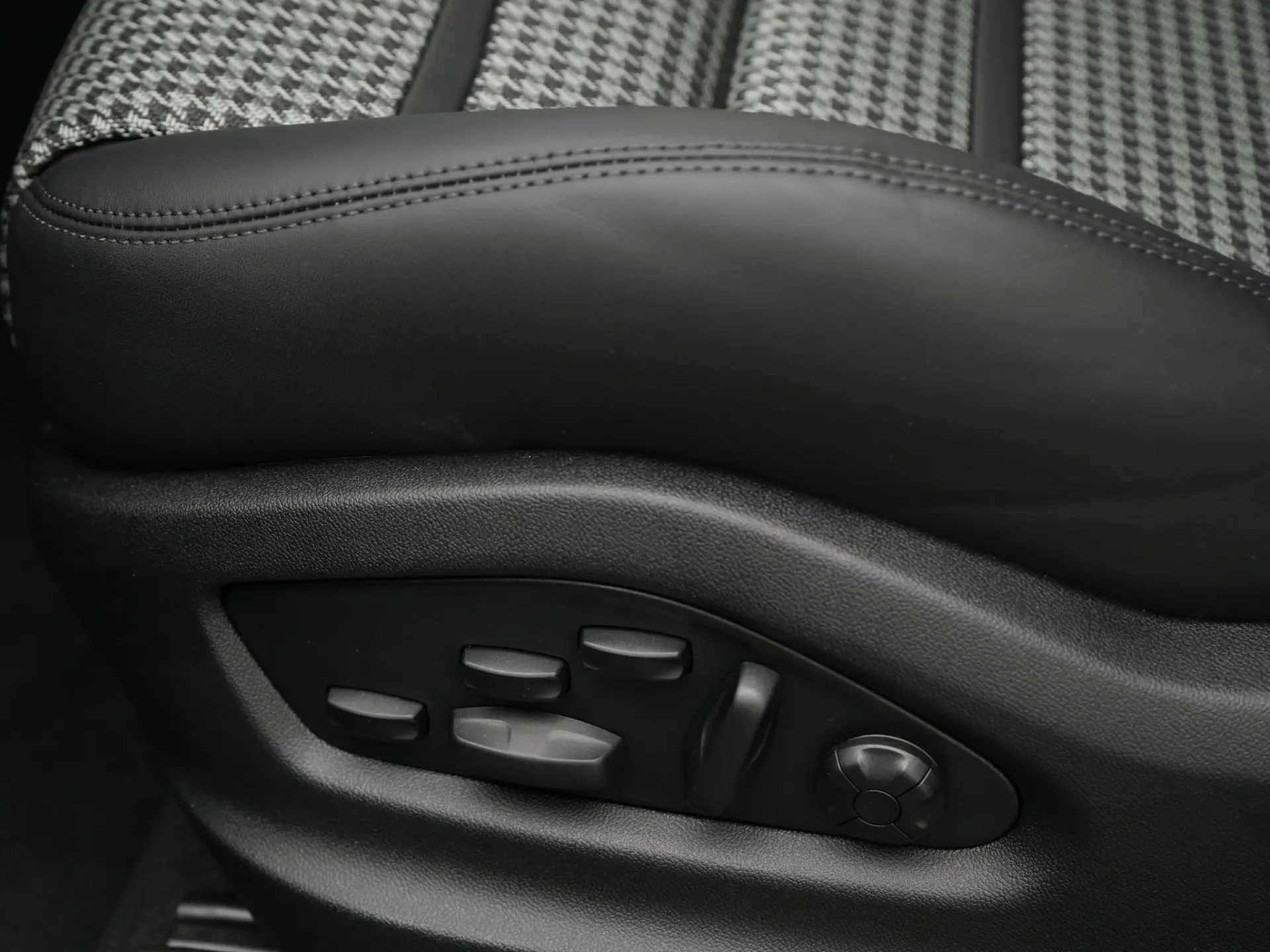 Cayenne E-Hybrid Black Edition Coupé