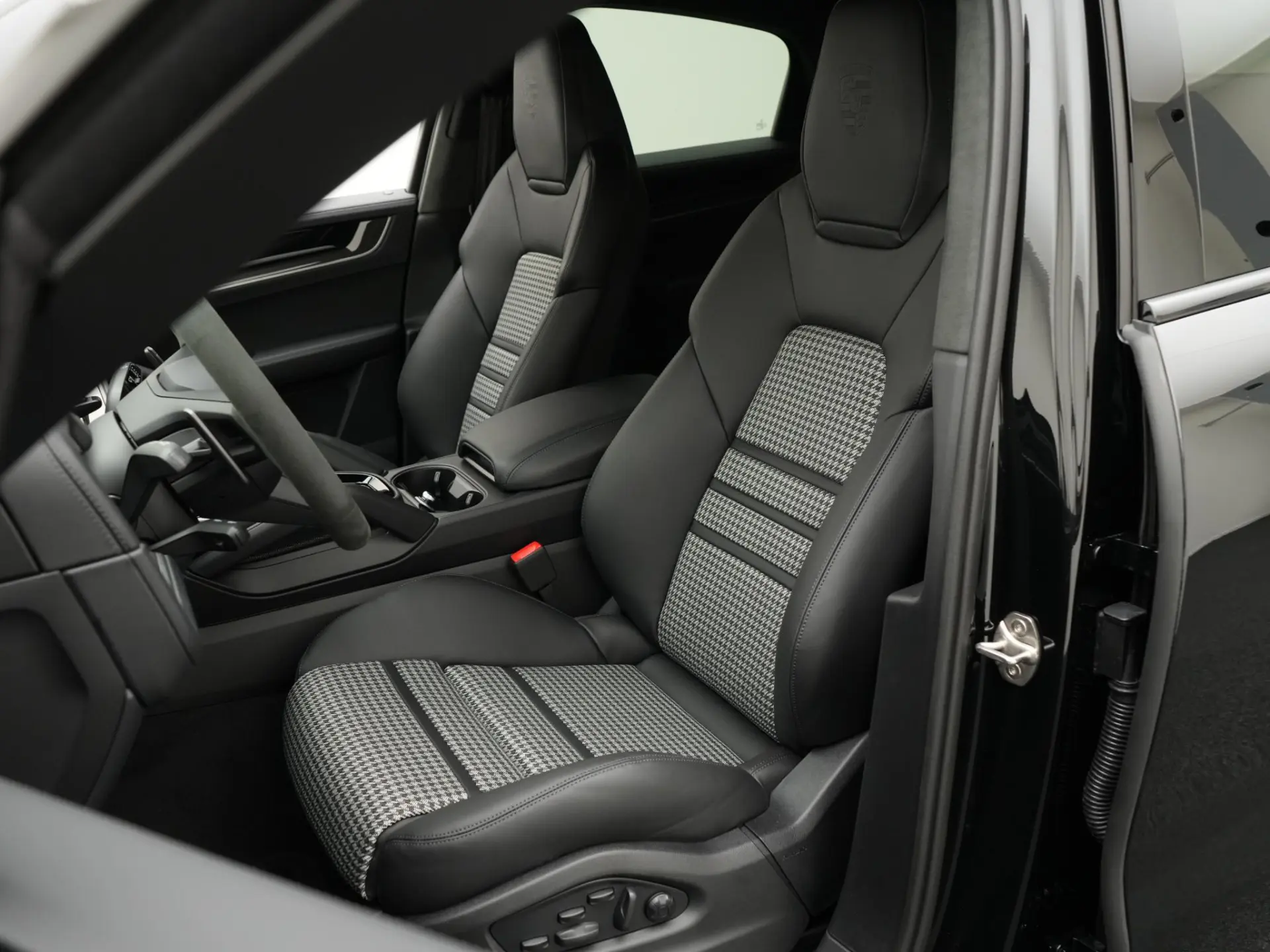 Cayenne E-Hybrid Black Edition Coupé