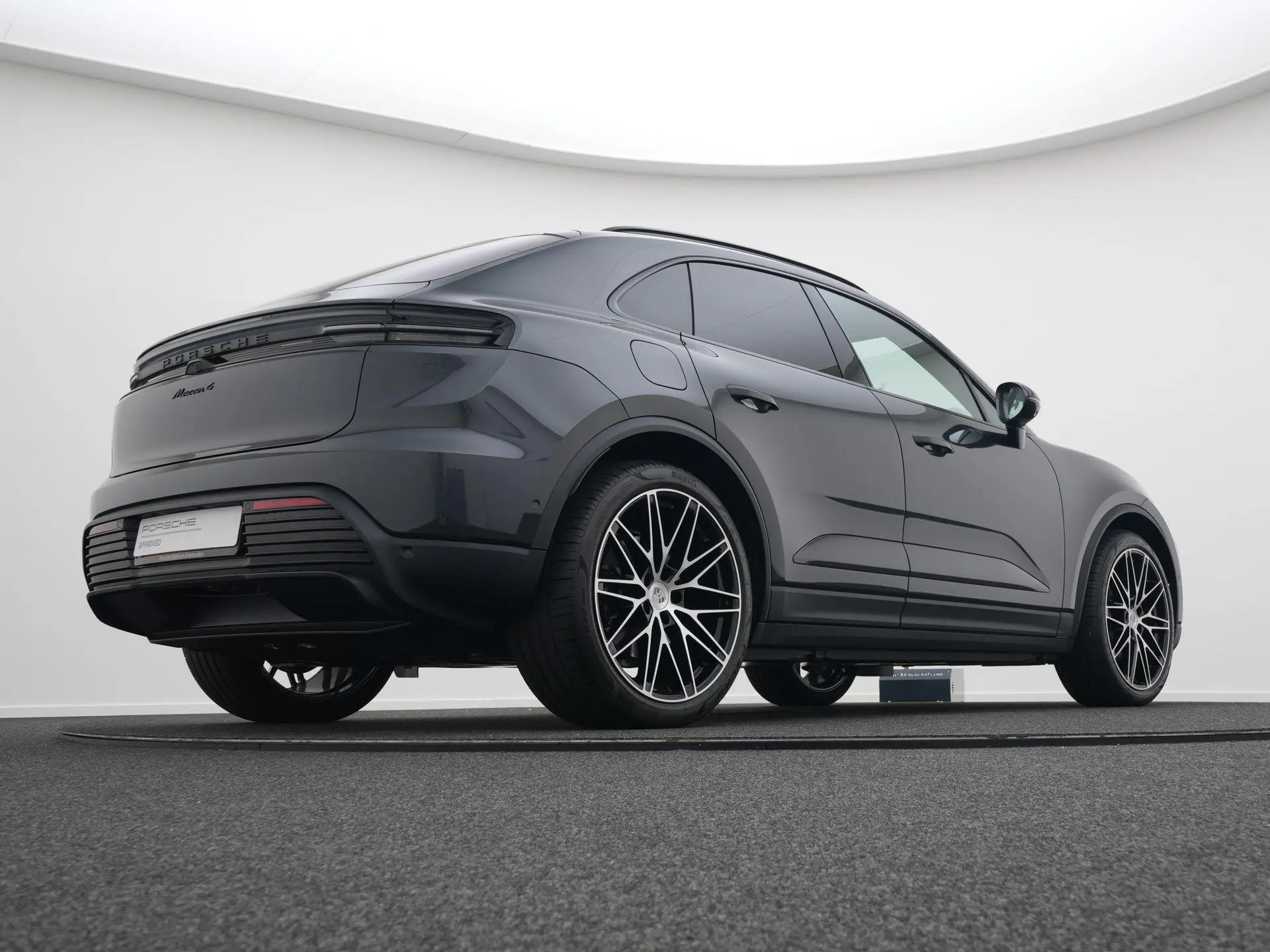 Macan 4