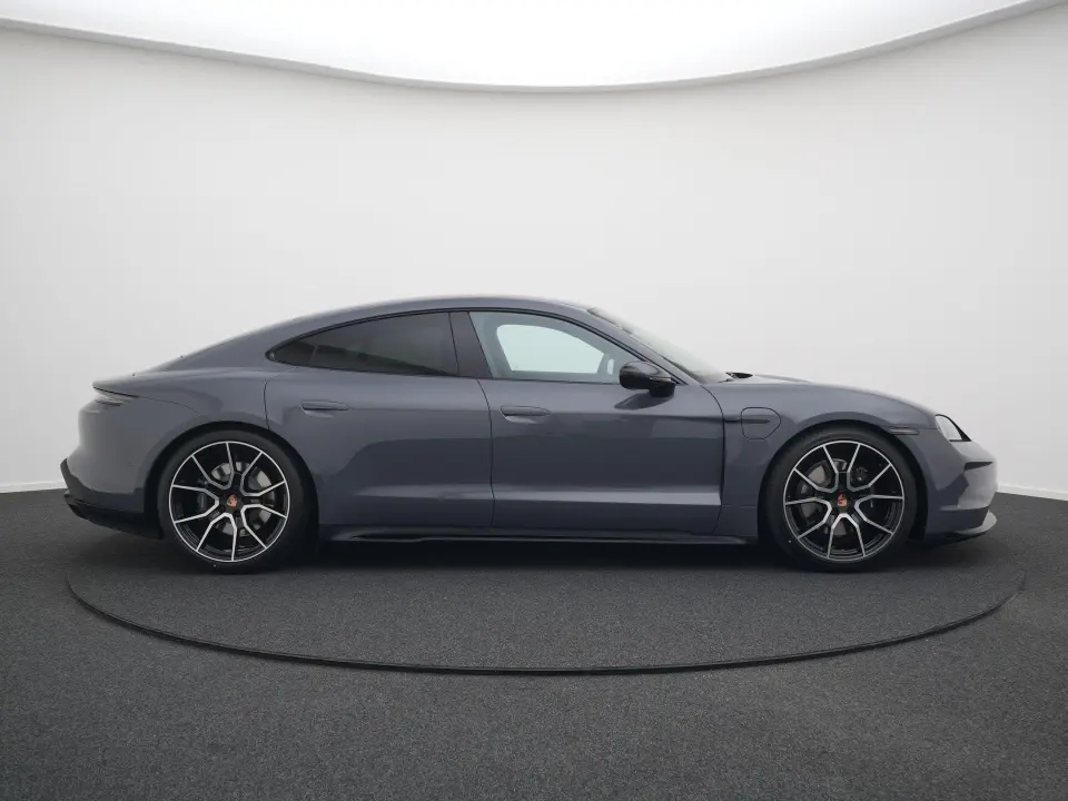 Taycan 4 Black Edition