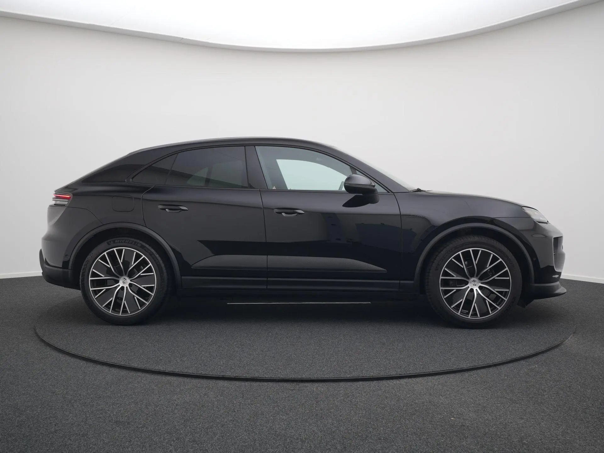 Macan 4