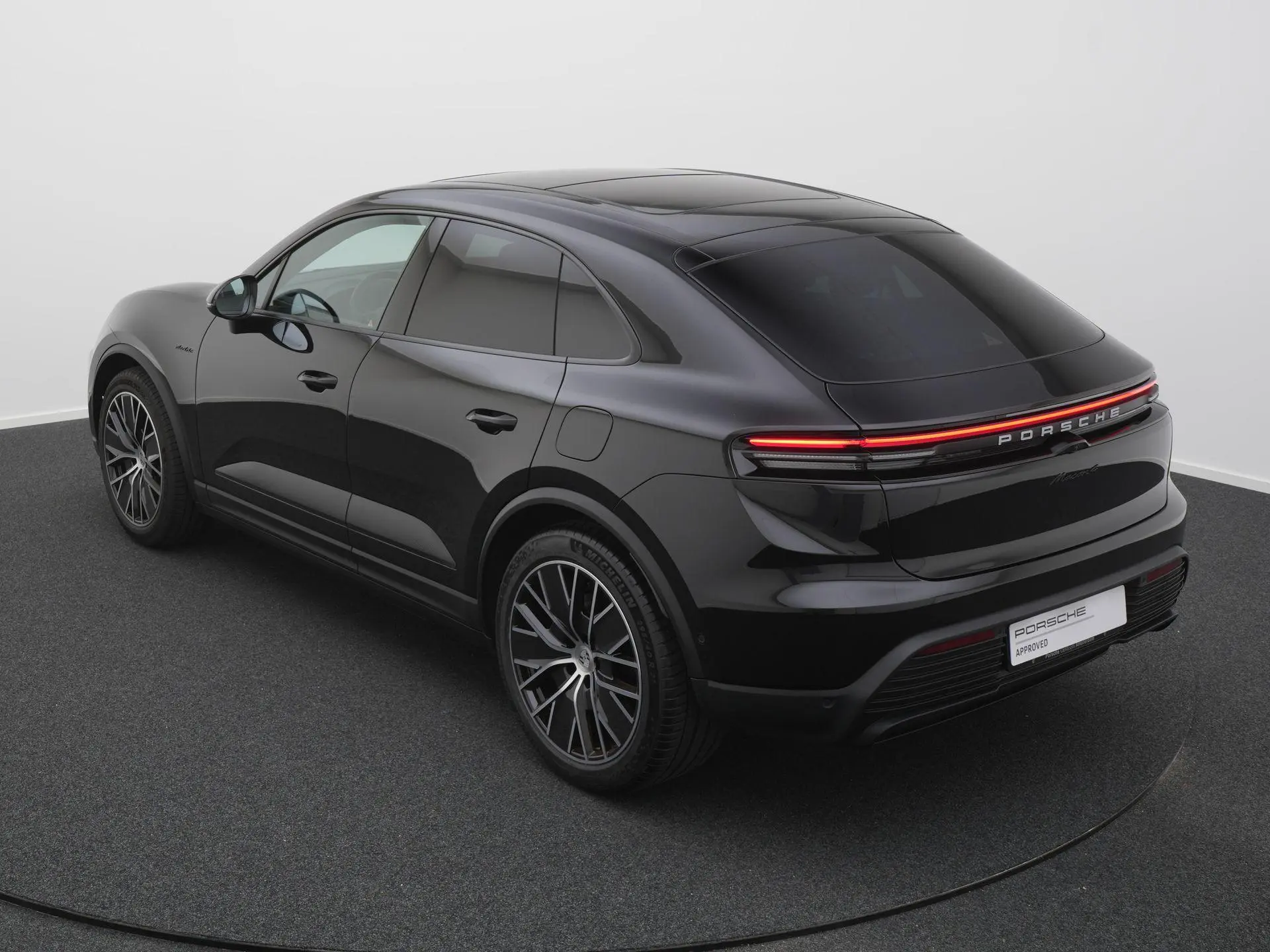 Macan 4