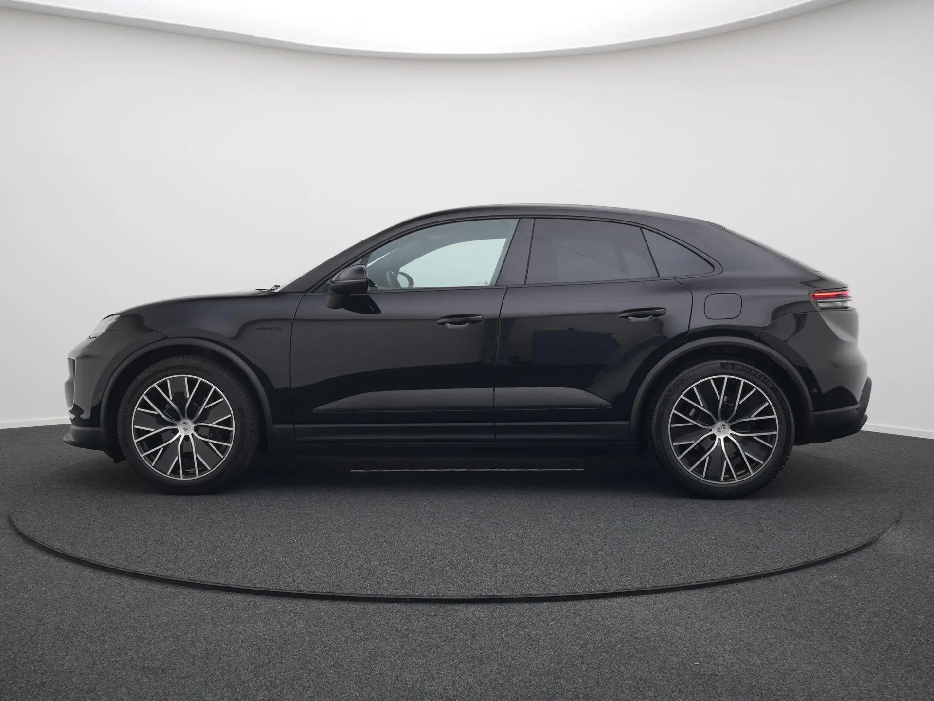 Macan 4