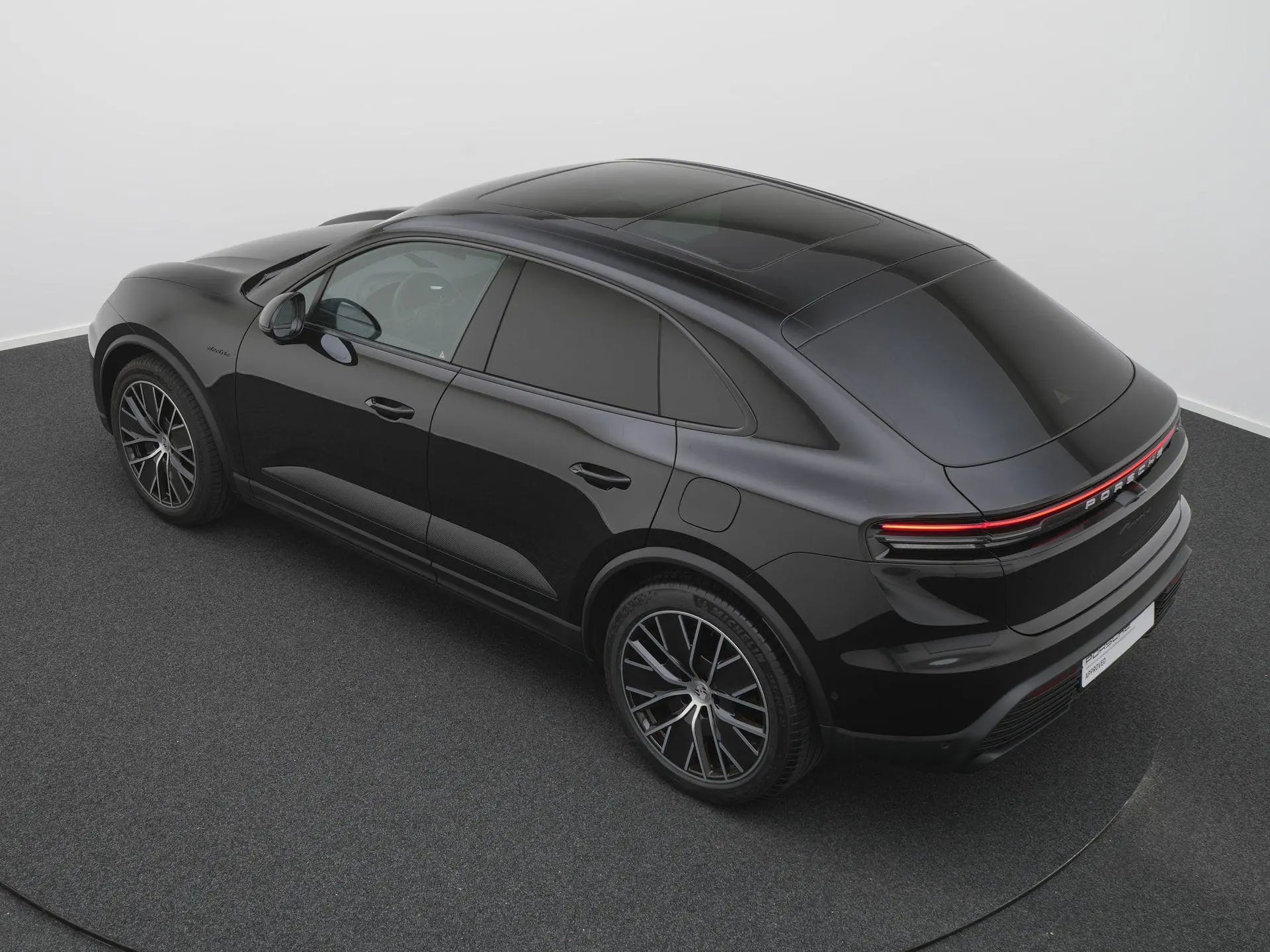 Macan 4