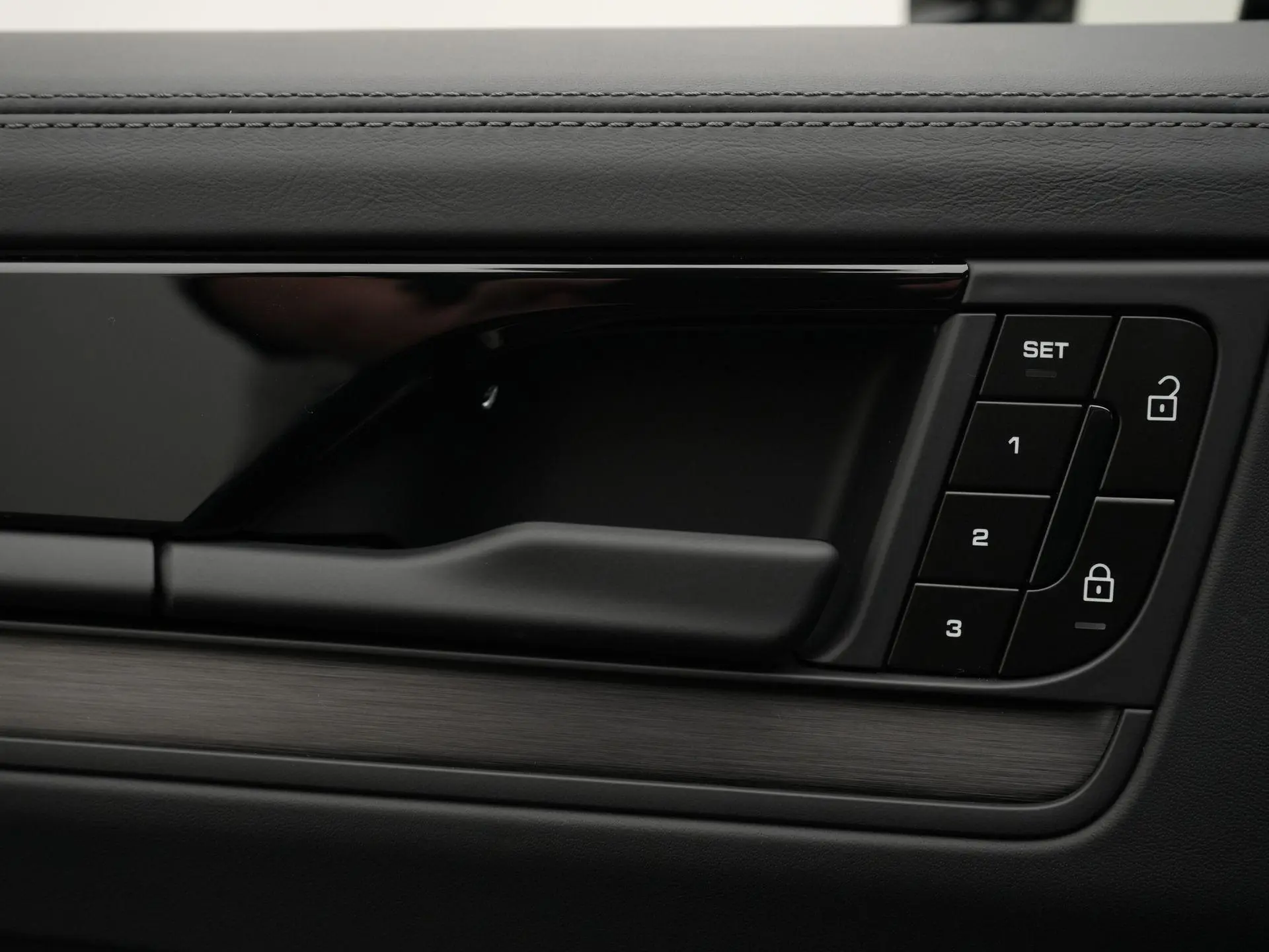 Cayenne E-Hybrid Black Edition Coupé