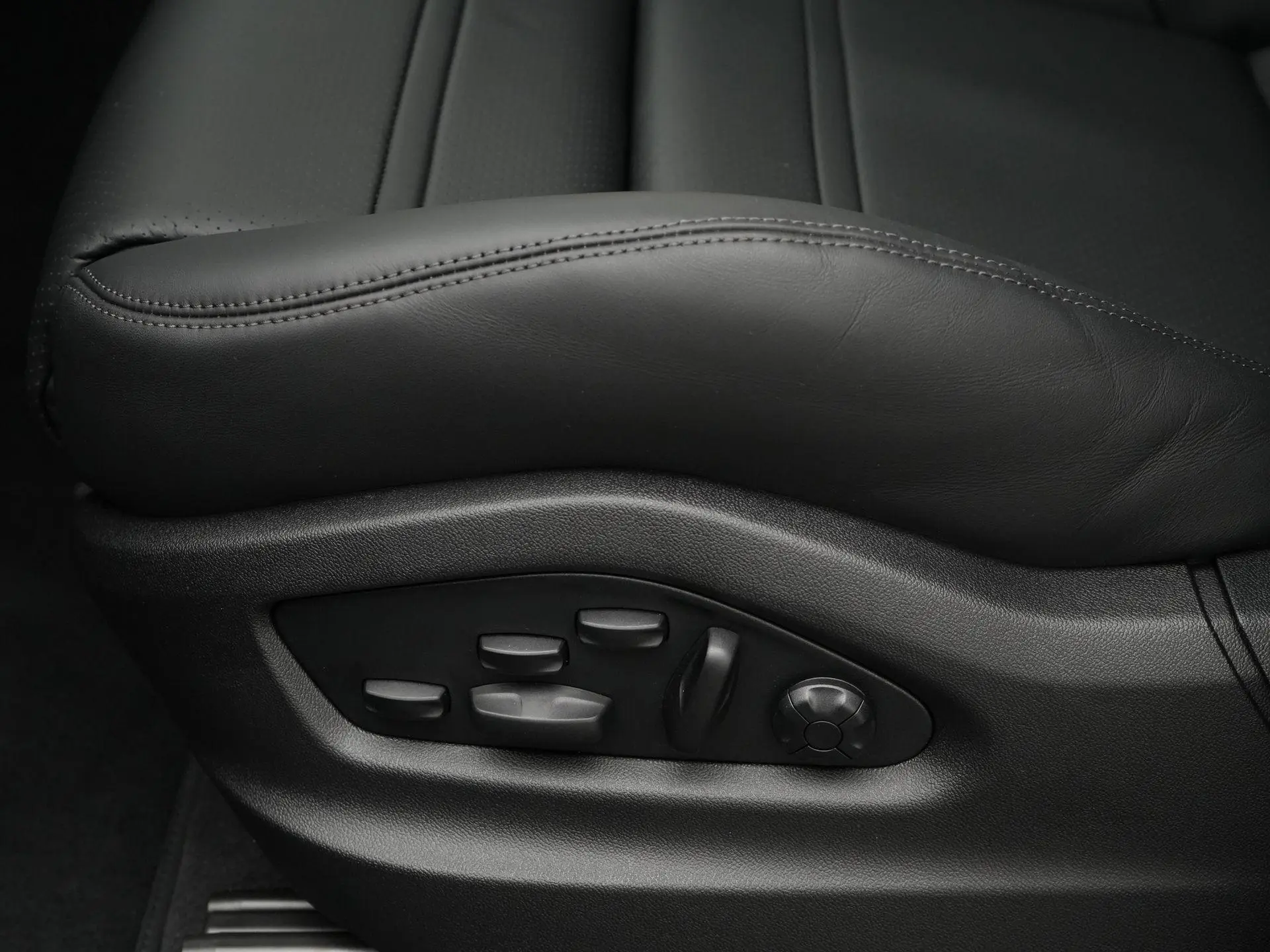 Cayenne E-Hybrid Black Edition Coupé