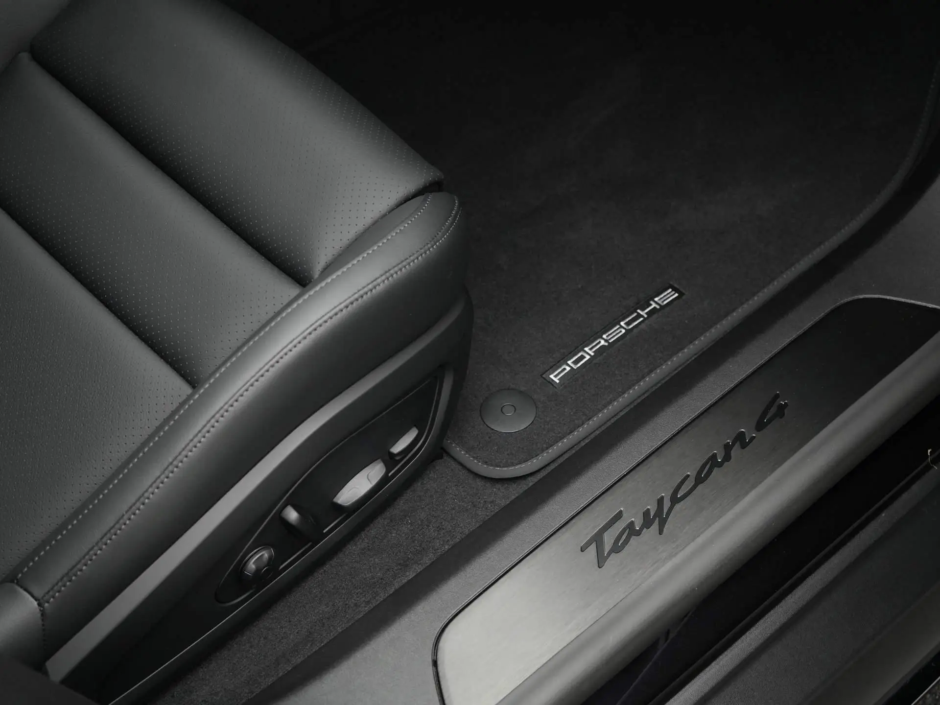 Taycan 4 Cross Turismo