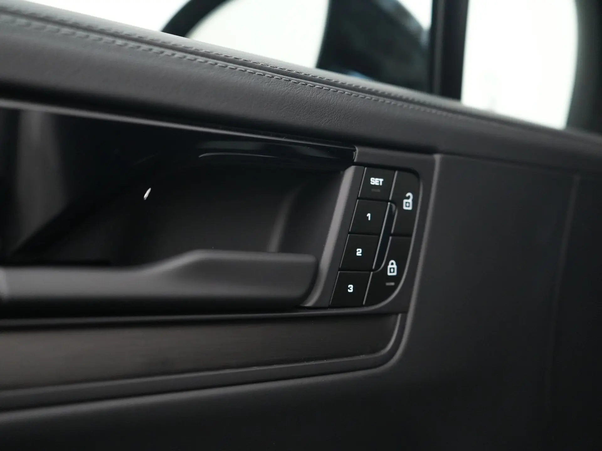 Cayenne E-Hybrid Black Edition