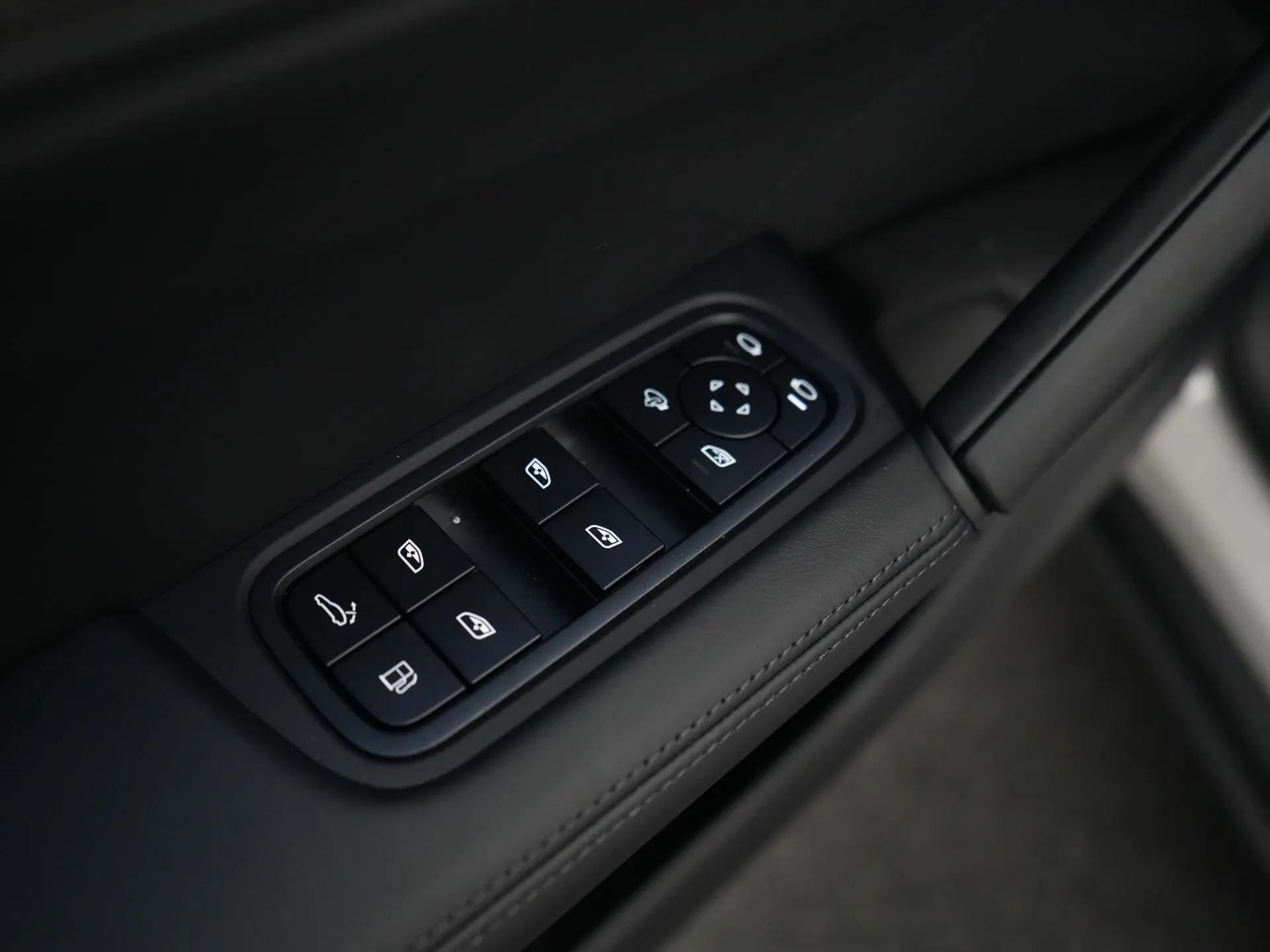 Cayenne E-Hybrid Black Edition