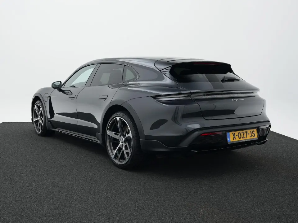 Porsche Taycan Cross Turismo 4