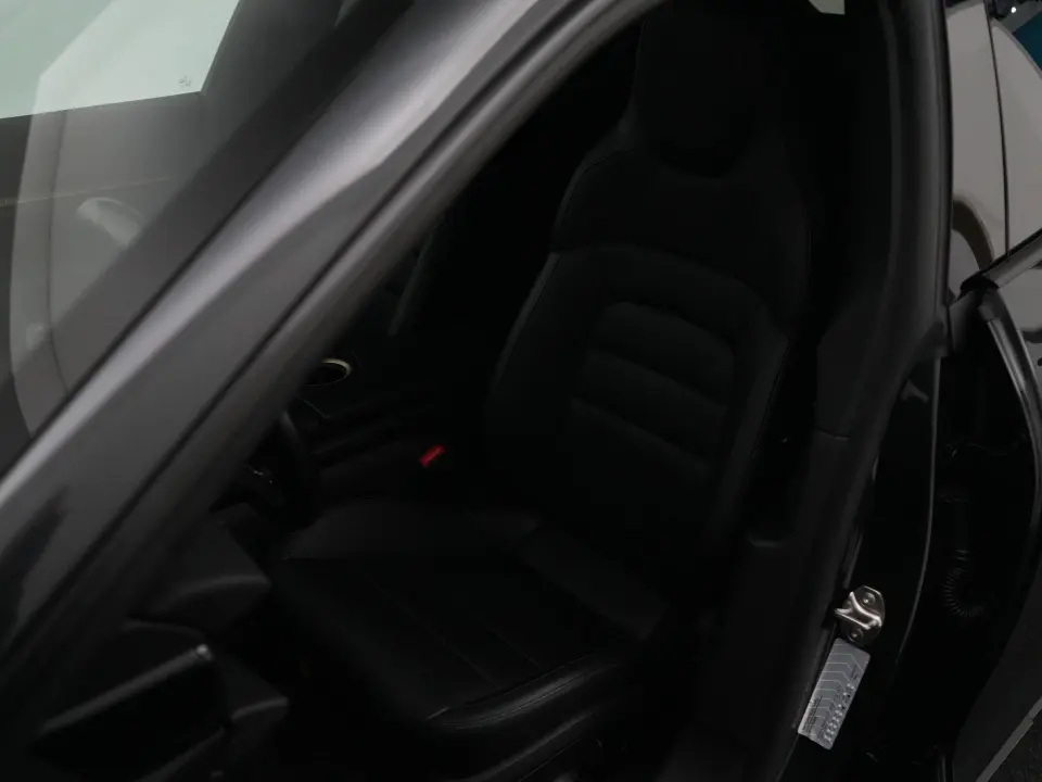 Taycan Cross Turismo 4