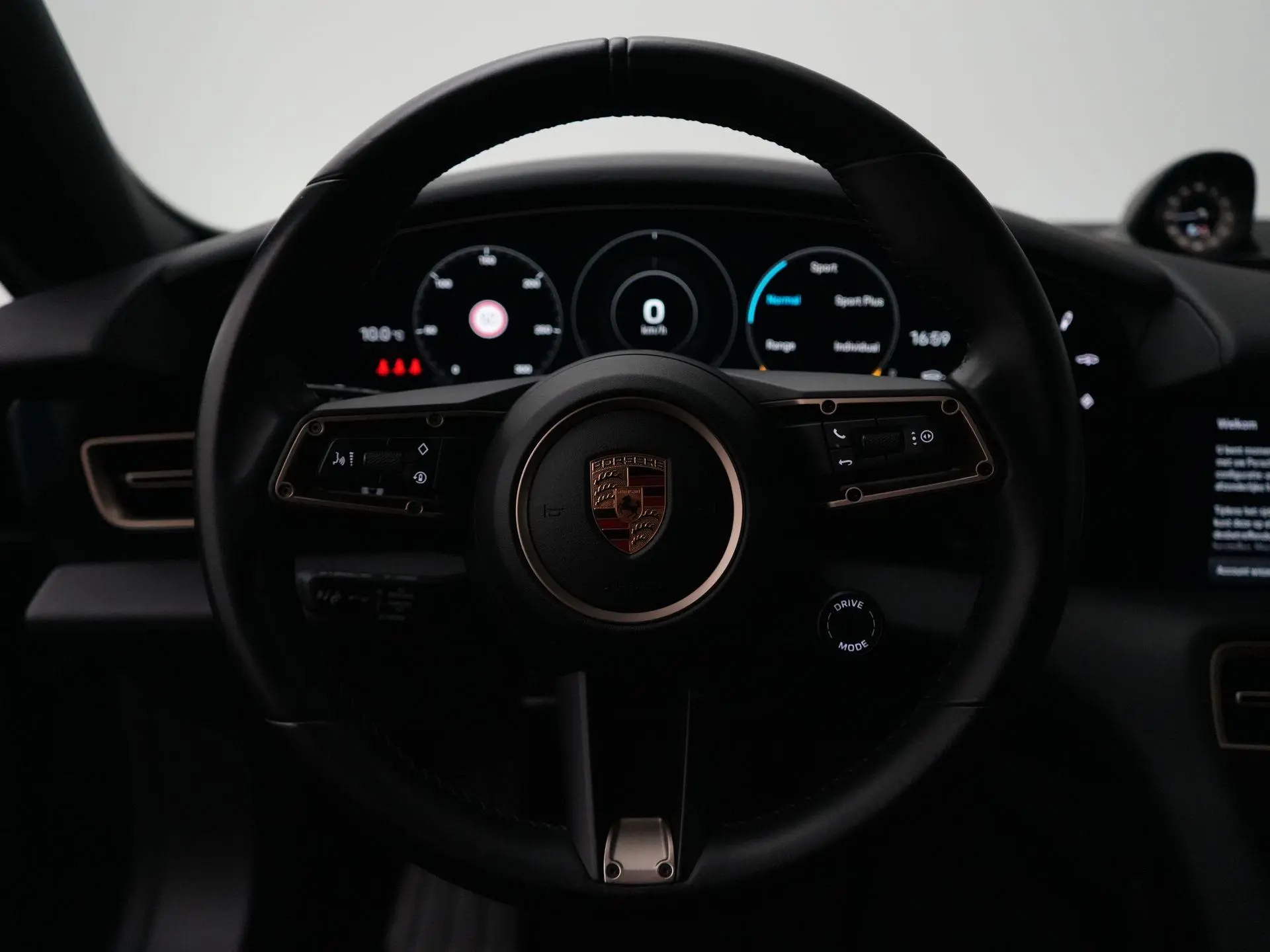 Taycan Cross Turismo 4