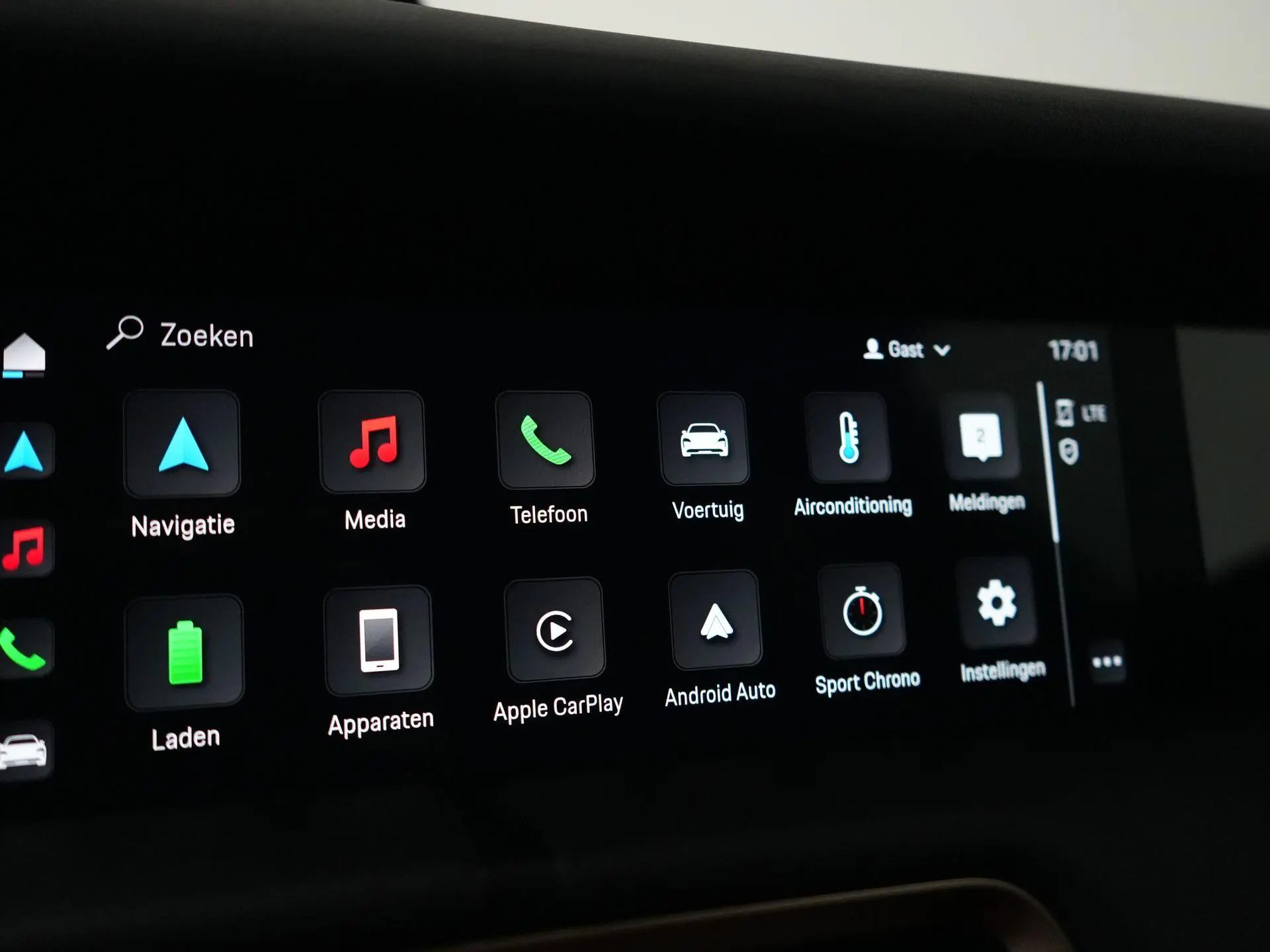 Taycan Cross Turismo 4