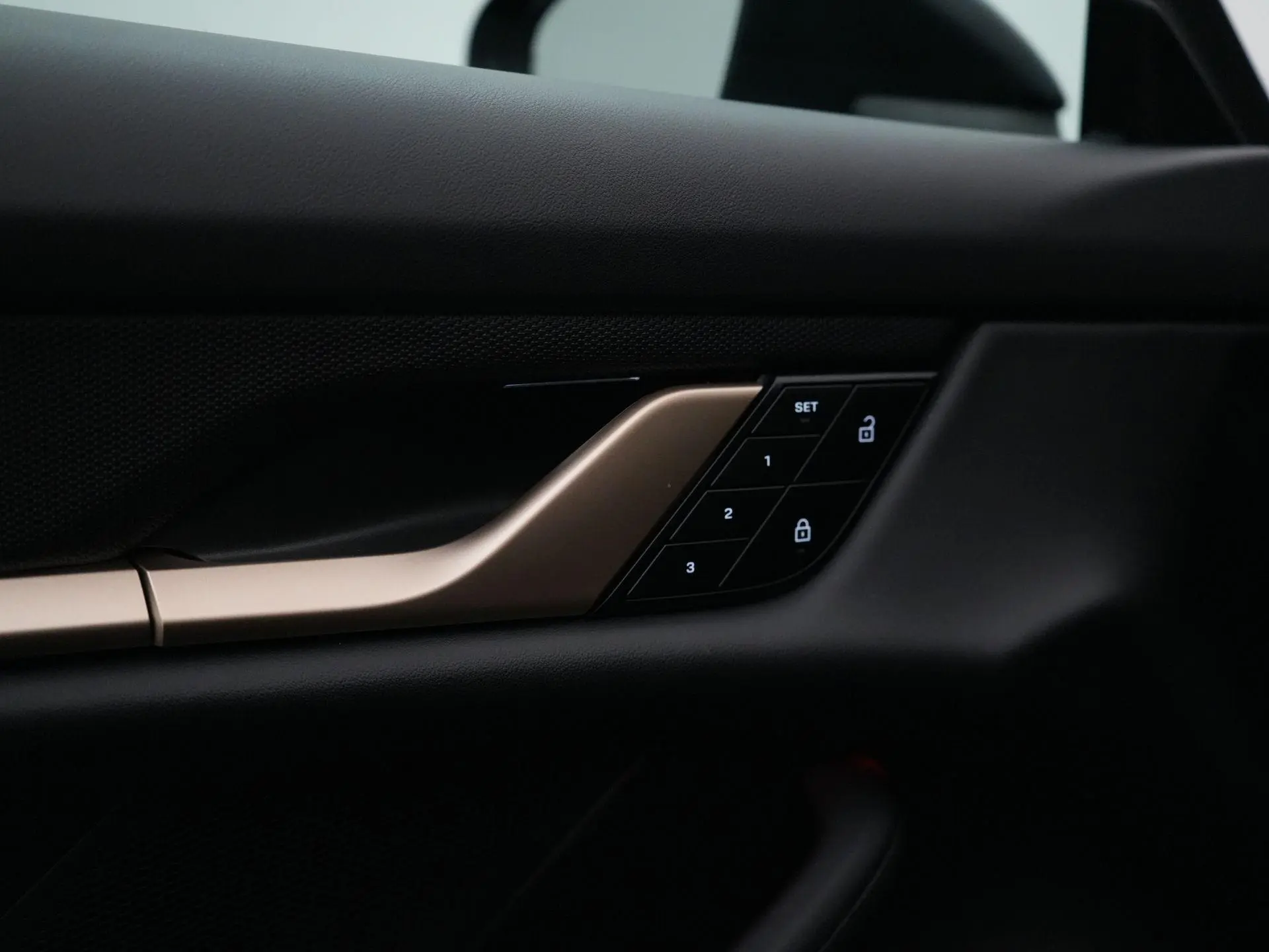 Taycan Cross Turismo 4