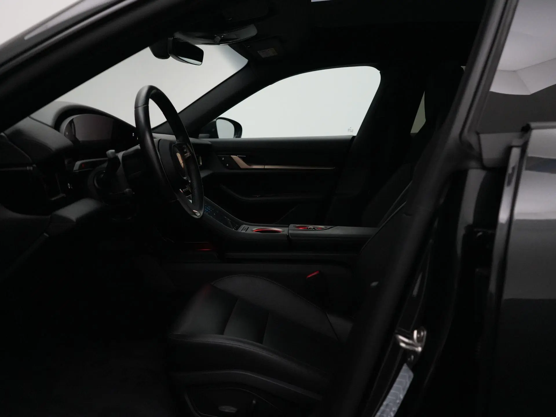 Taycan Cross Turismo 4