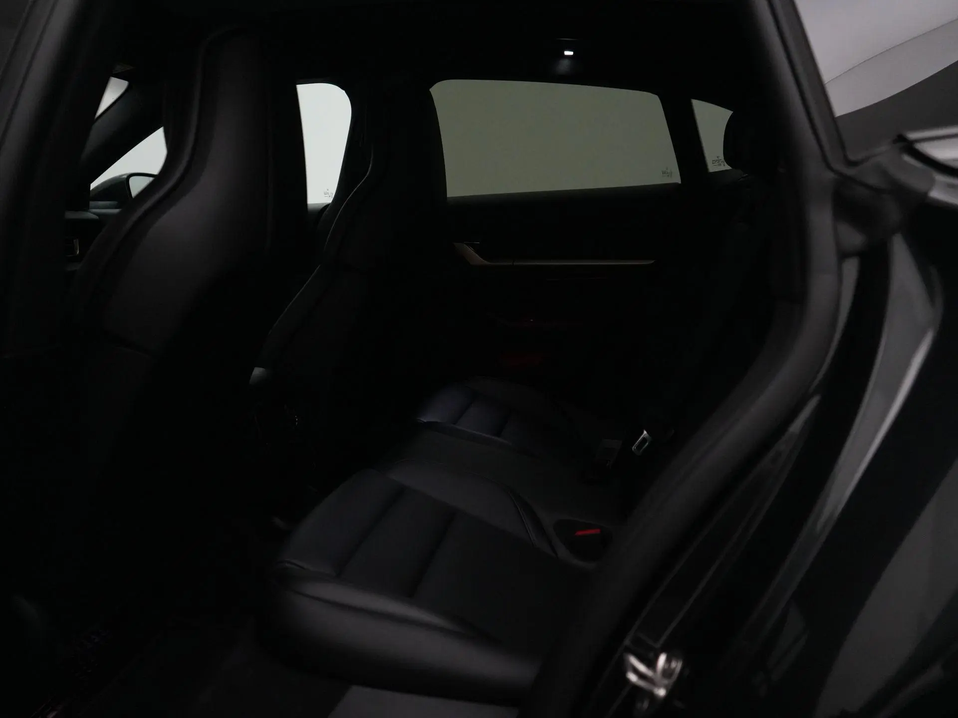 Taycan Cross Turismo 4