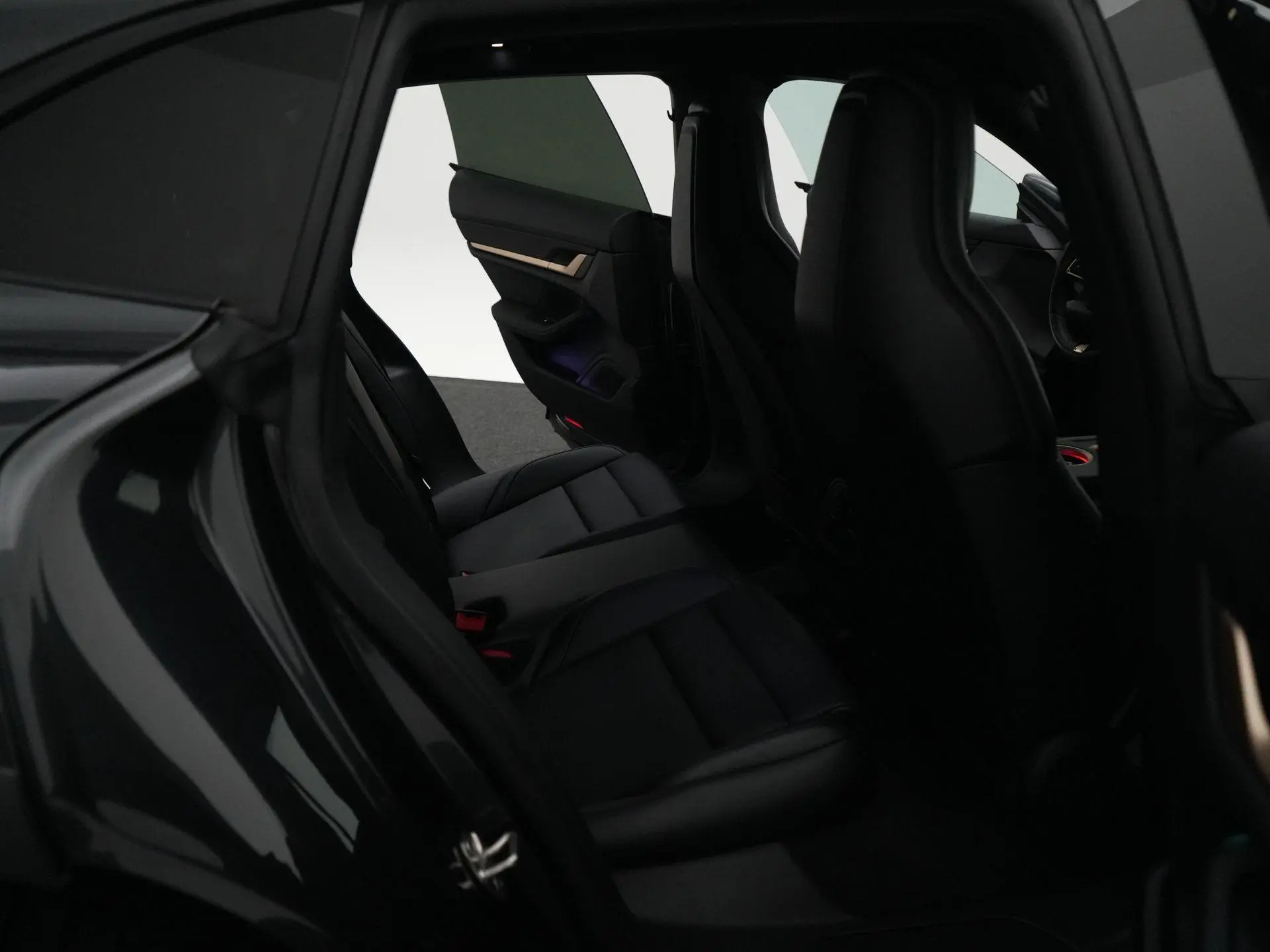 Taycan Cross Turismo 4