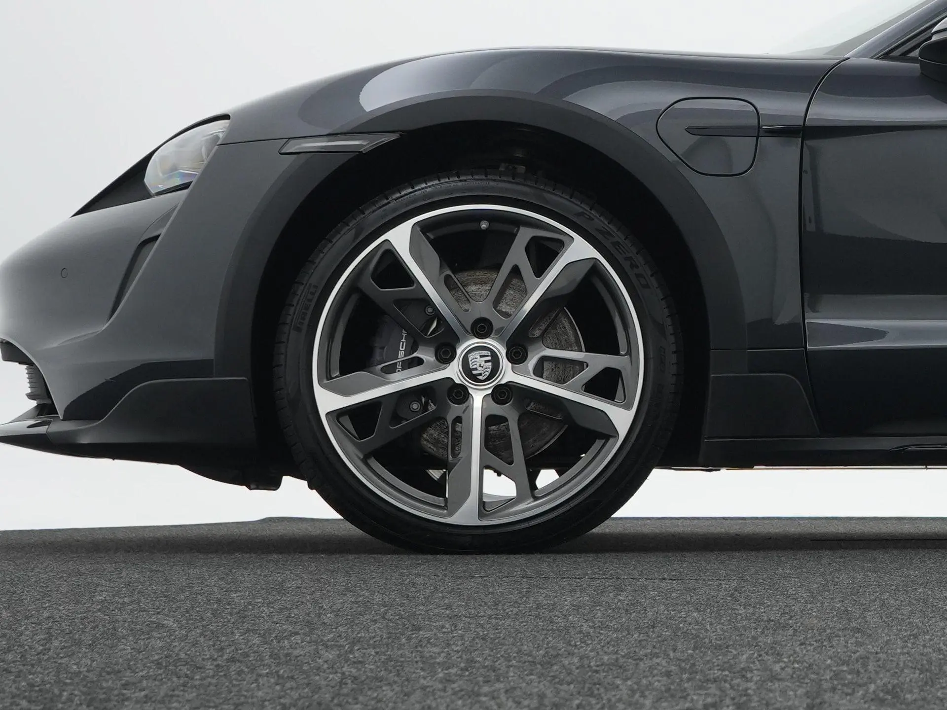 Taycan Cross Turismo 4